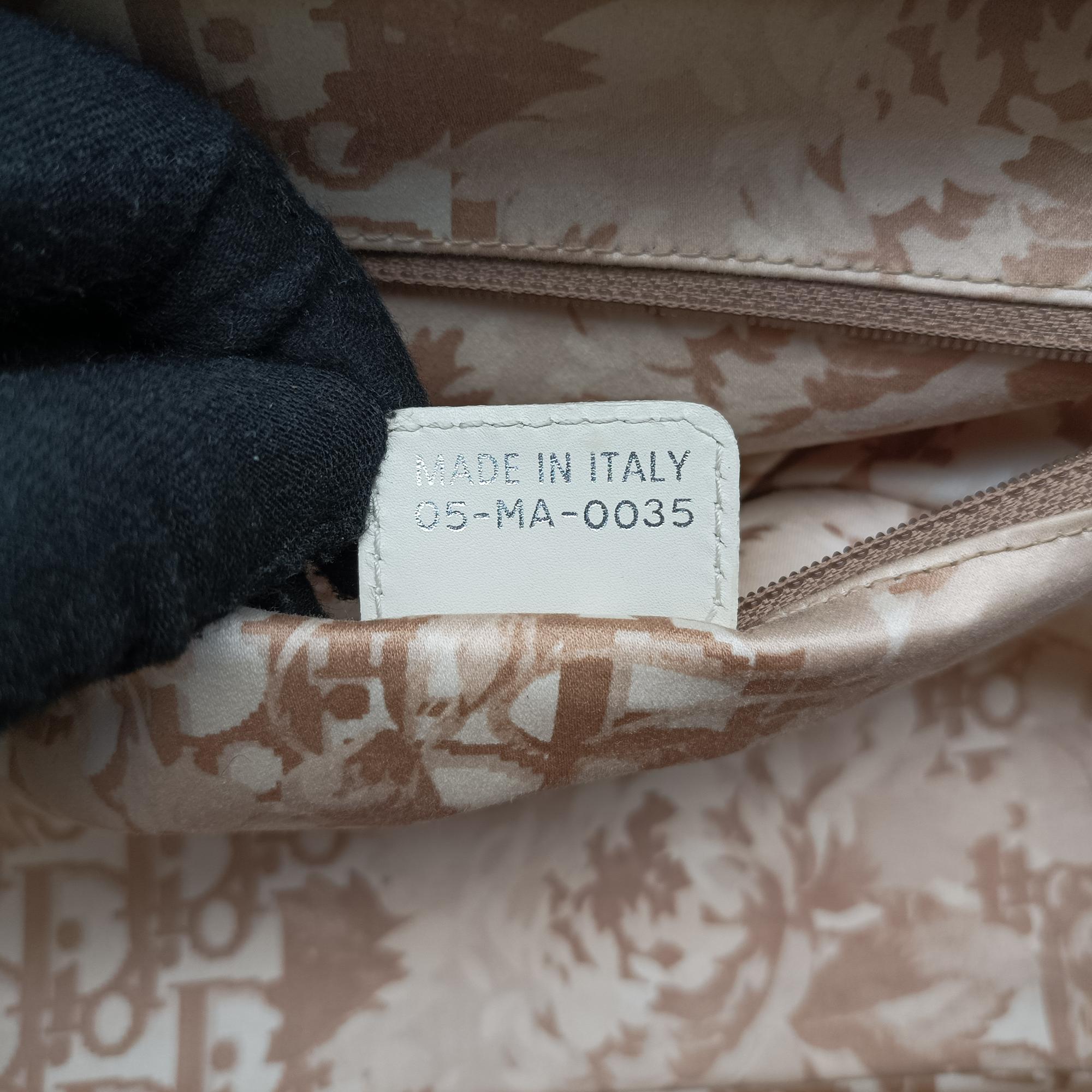Pre-owned Christian Dior Detective White leather  handbag | stylenewstar