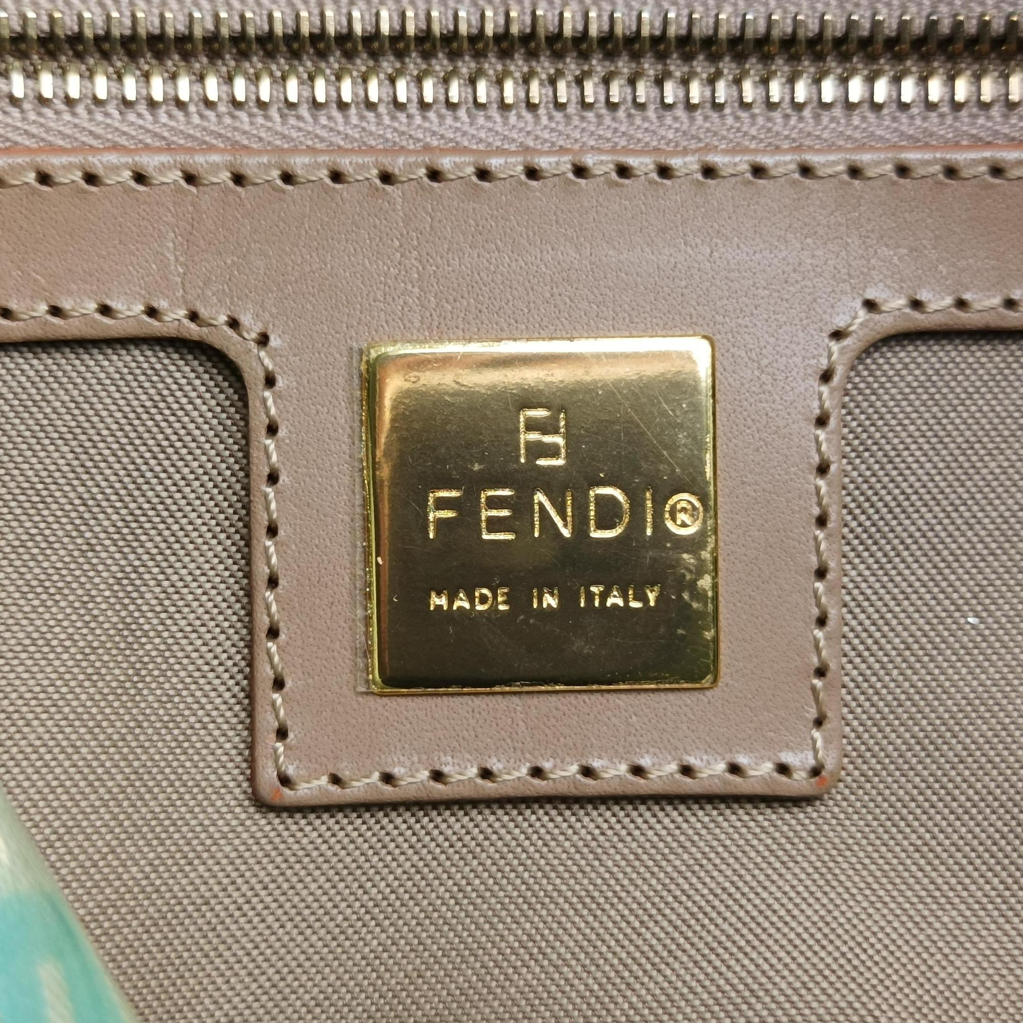 Vintage Fendi Mama Baguette Green×beige Patent 26756 shoulderbag | stylenewstar