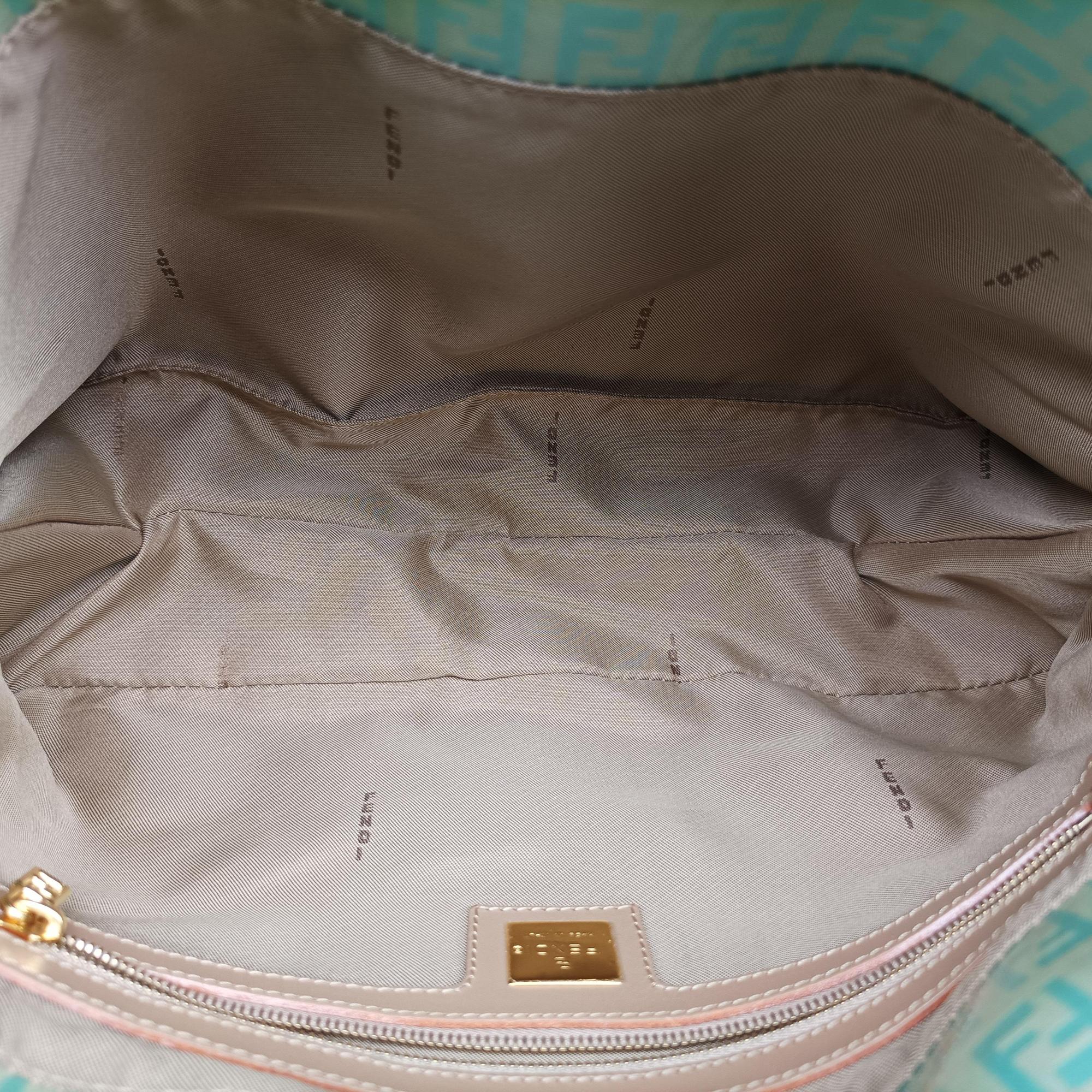 Vintage Fendi Mama Baguette Green×beige Patent 26756 shoulderbag | stylenewstar