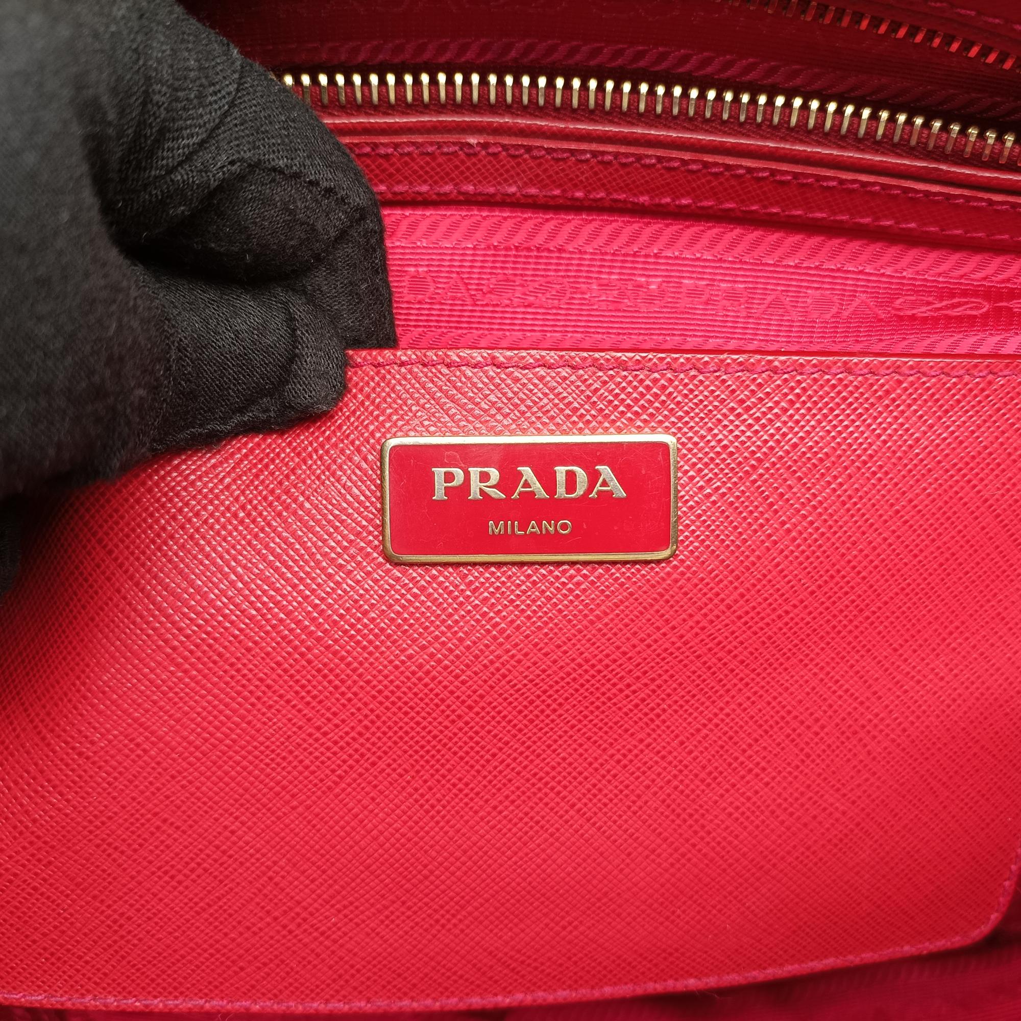 Vintage Prada Galleria Red SAFFIANO Leather BN1874 shoulderbag | stylenewstar