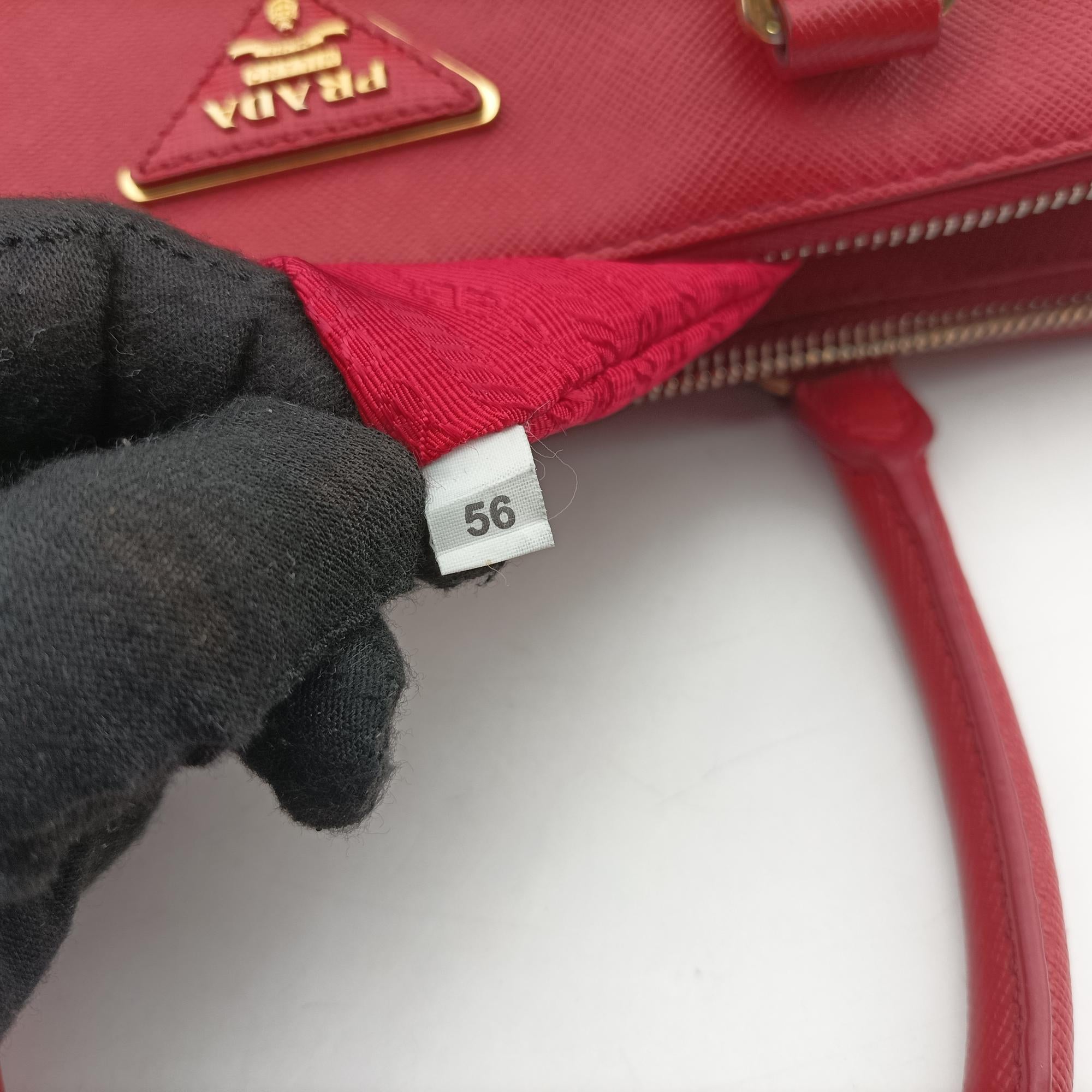 Vintage Prada Galleria Red SAFFIANO Leather BN1874 shoulderbag | stylenewstar