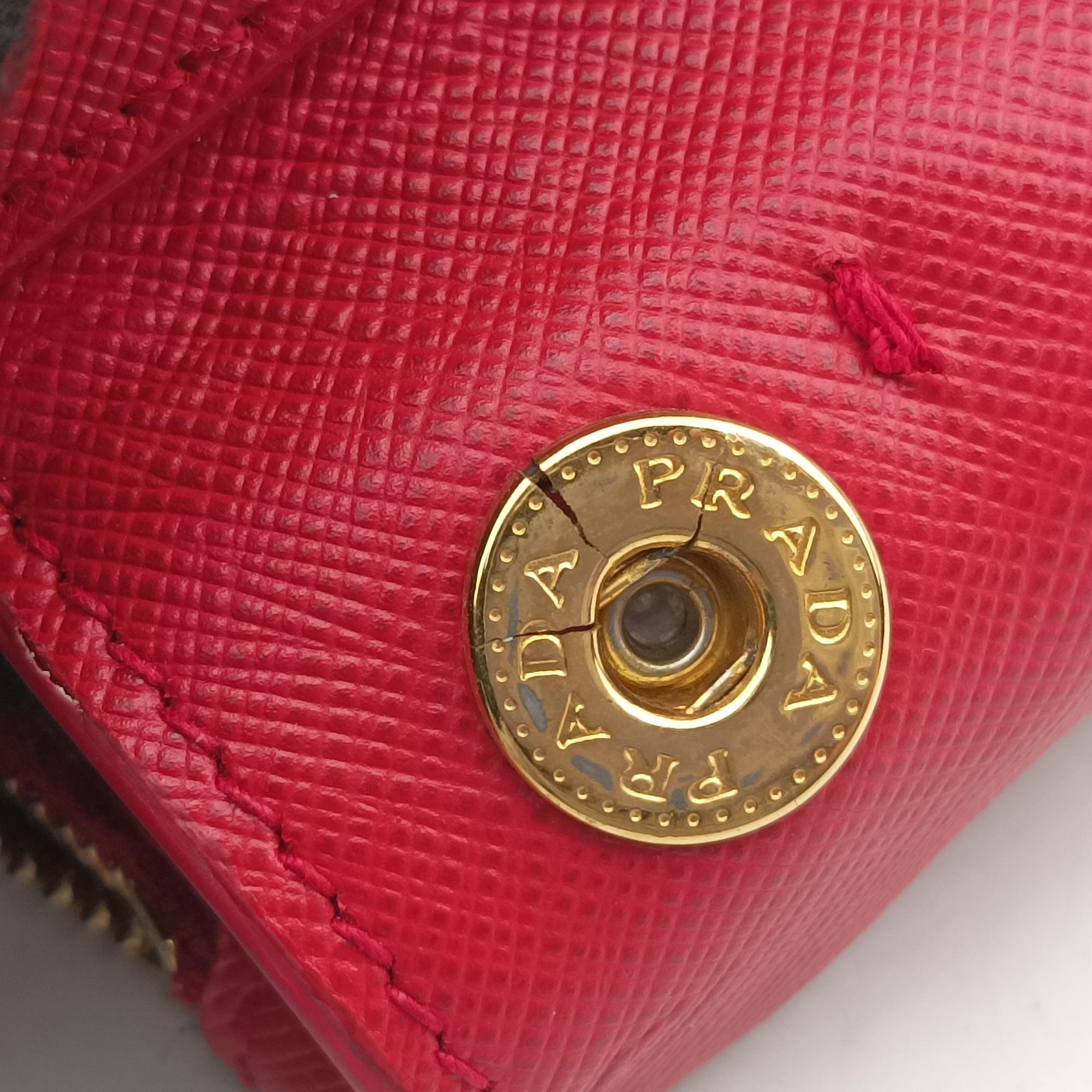 Vintage Prada Galleria Red SAFFIANO Leather BN1874 shoulderbag | stylenewstar