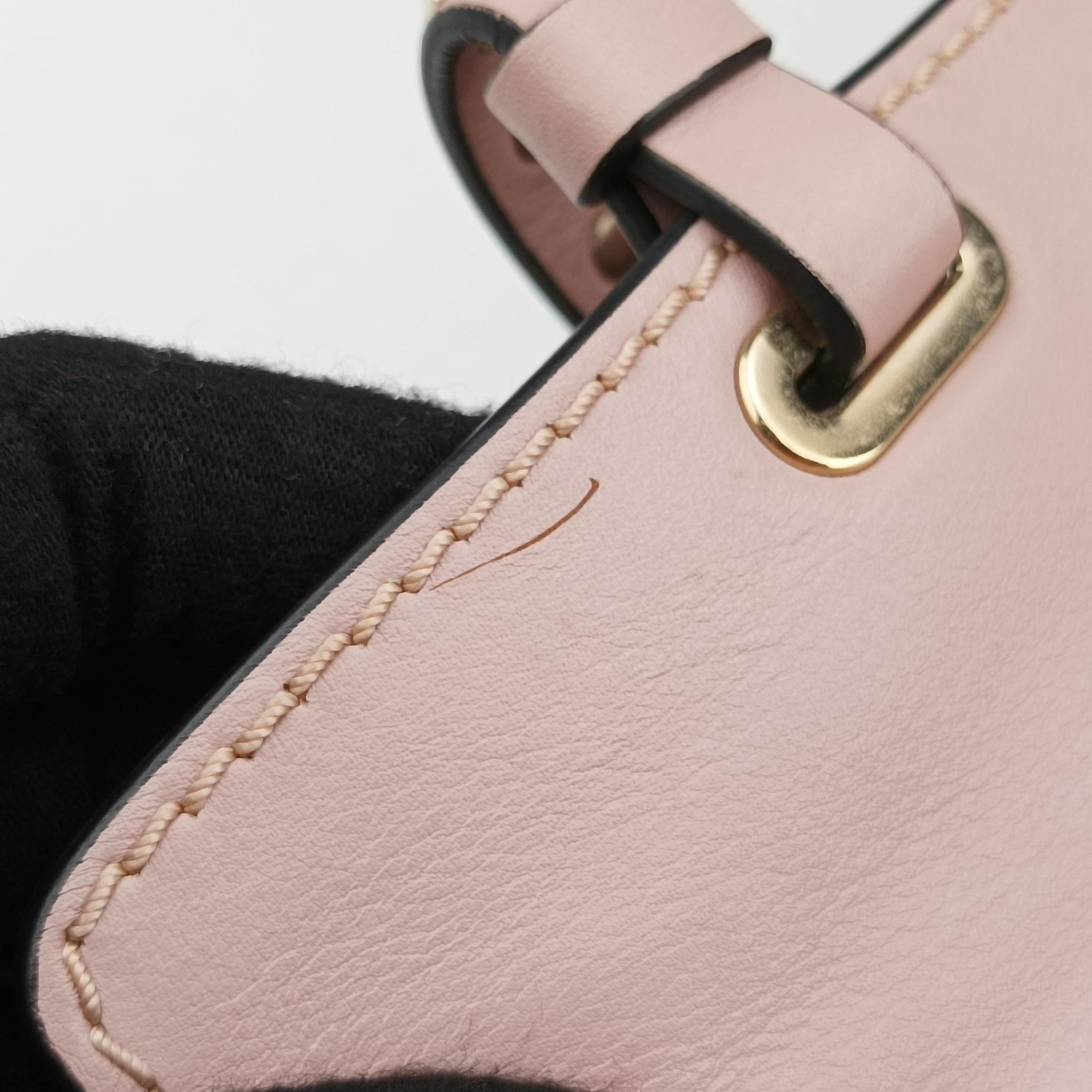 Pre-owned Valentino Rockstud Pink Leather  shoulderbag | stylenewstar