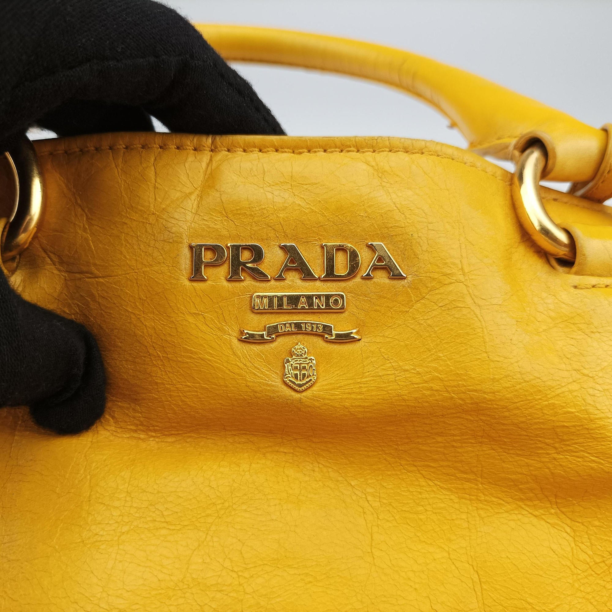 Pre-owned Prada Vitello Shine Argilla Yellow Leather  shoulderbag | stylenewstar
