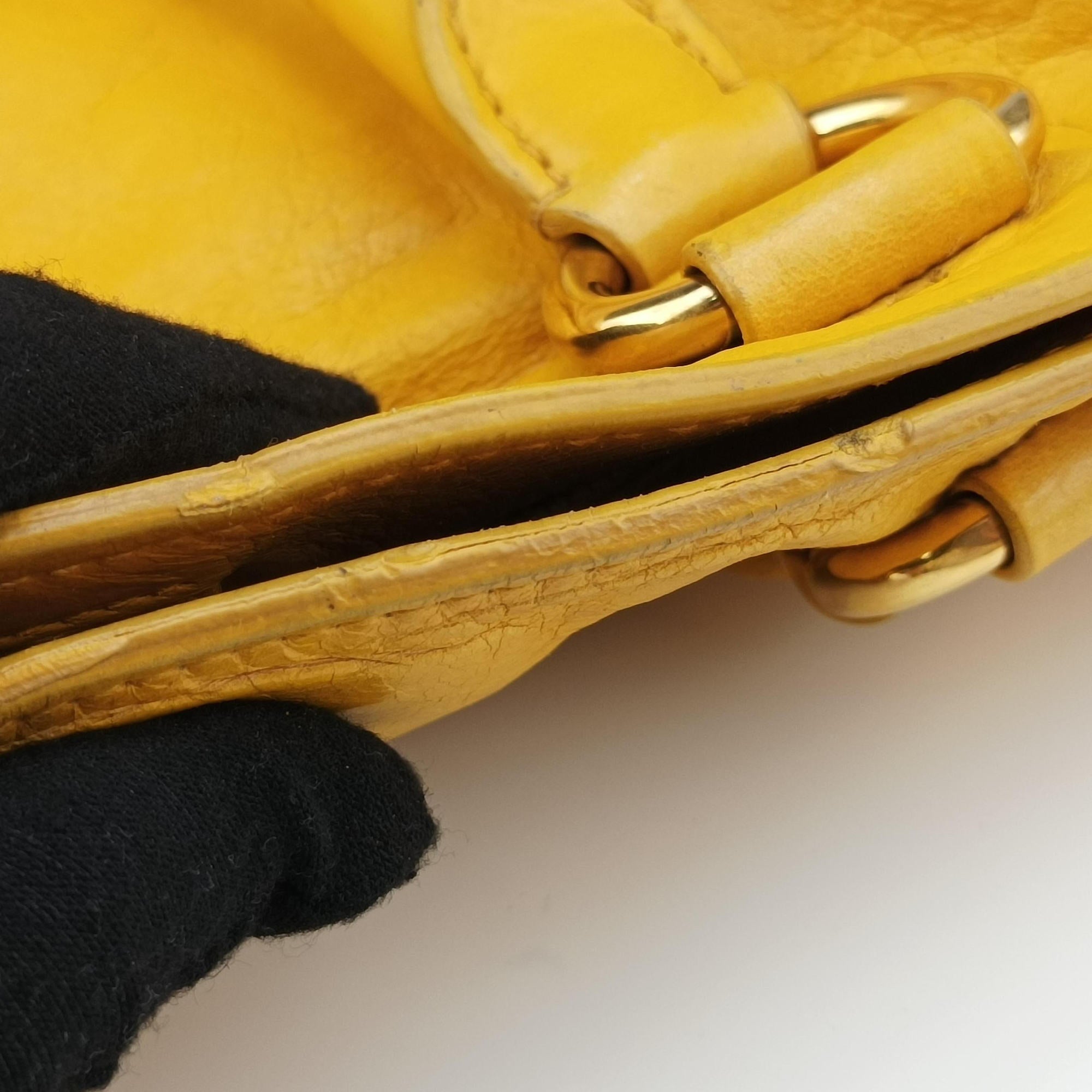 Pre-owned Prada Vitello Shine Argilla Yellow Leather  shoulderbag | stylenewstar