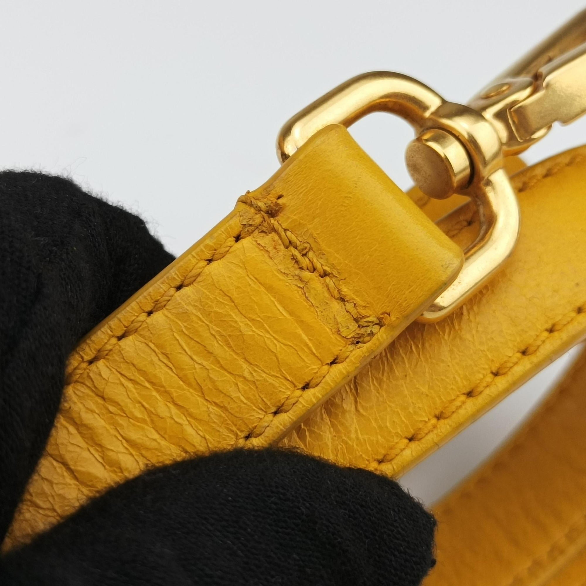 Pre-owned Prada Vitello Shine Argilla Yellow Leather  shoulderbag | stylenewstar