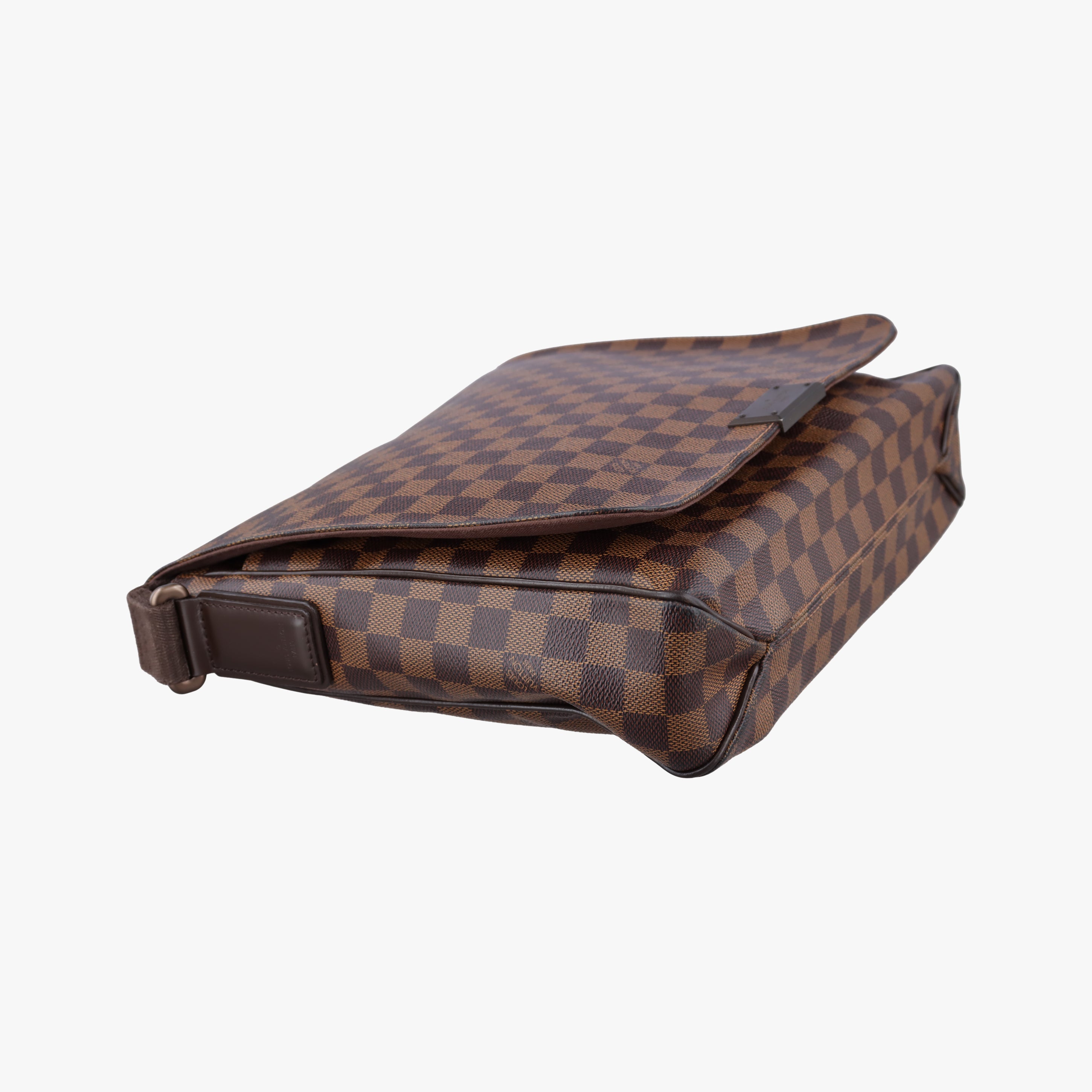 Pre-owned Louis Vuitton District MM EBENE Damier Canvas N41212 shoulderbag | stylenewstar