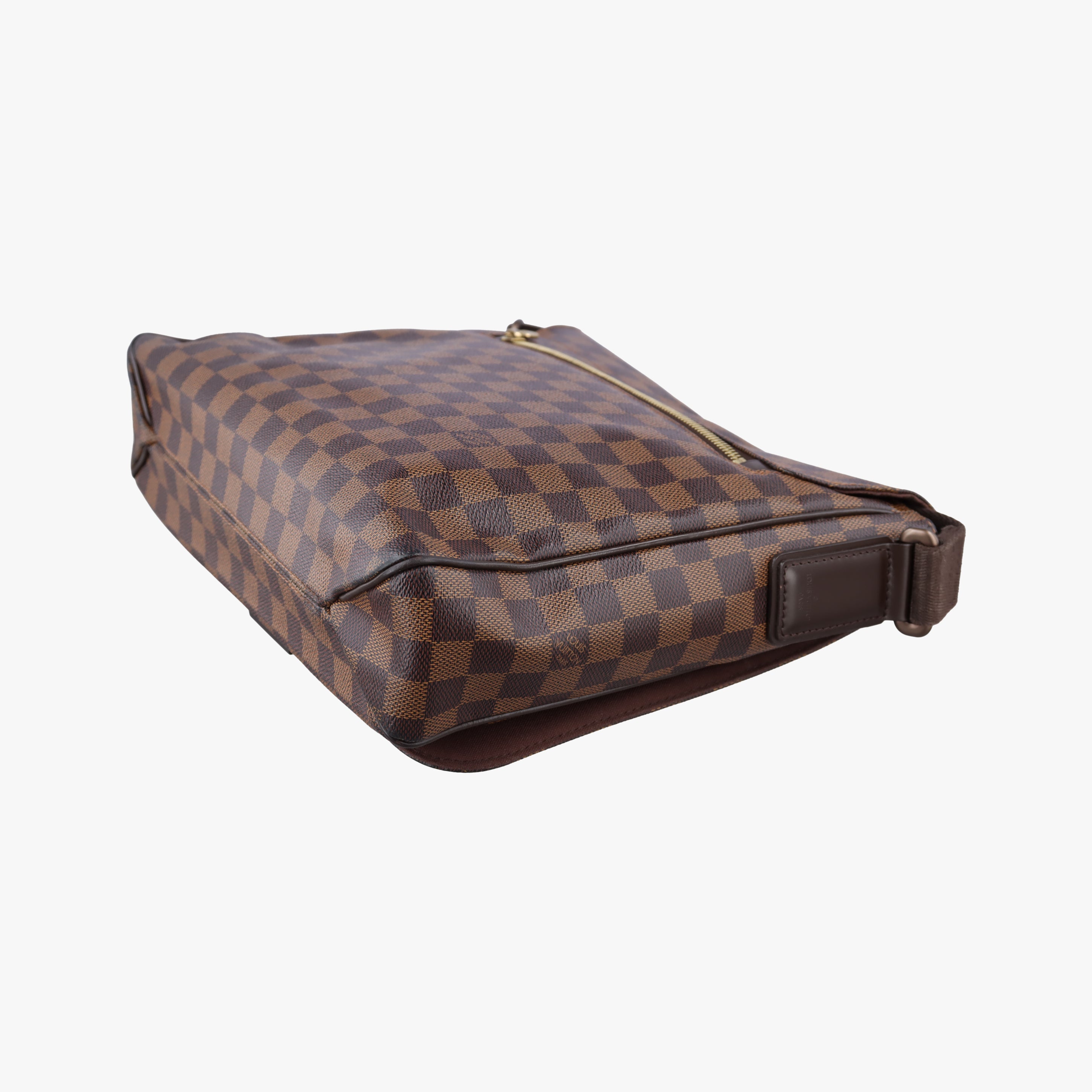 Pre-owned Louis Vuitton District MM EBENE Damier Canvas N41212 shoulderbag | stylenewstar