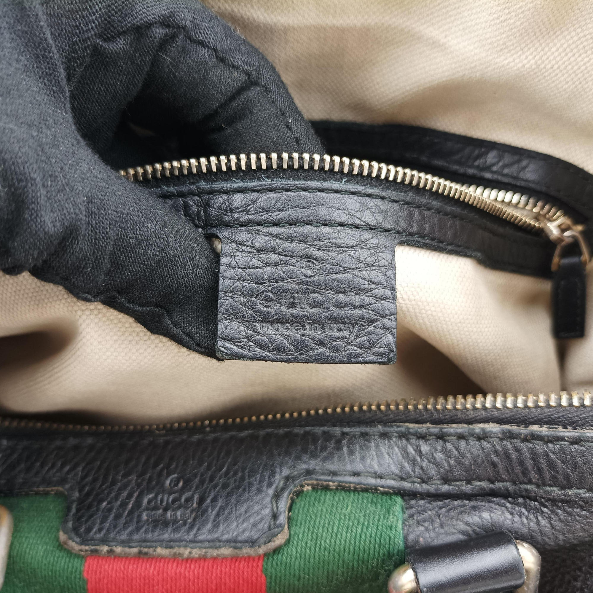 Pre-owned Gucci Sherry Line Black x Red x Green Leather 247205 shoulderbag | stylenewstar