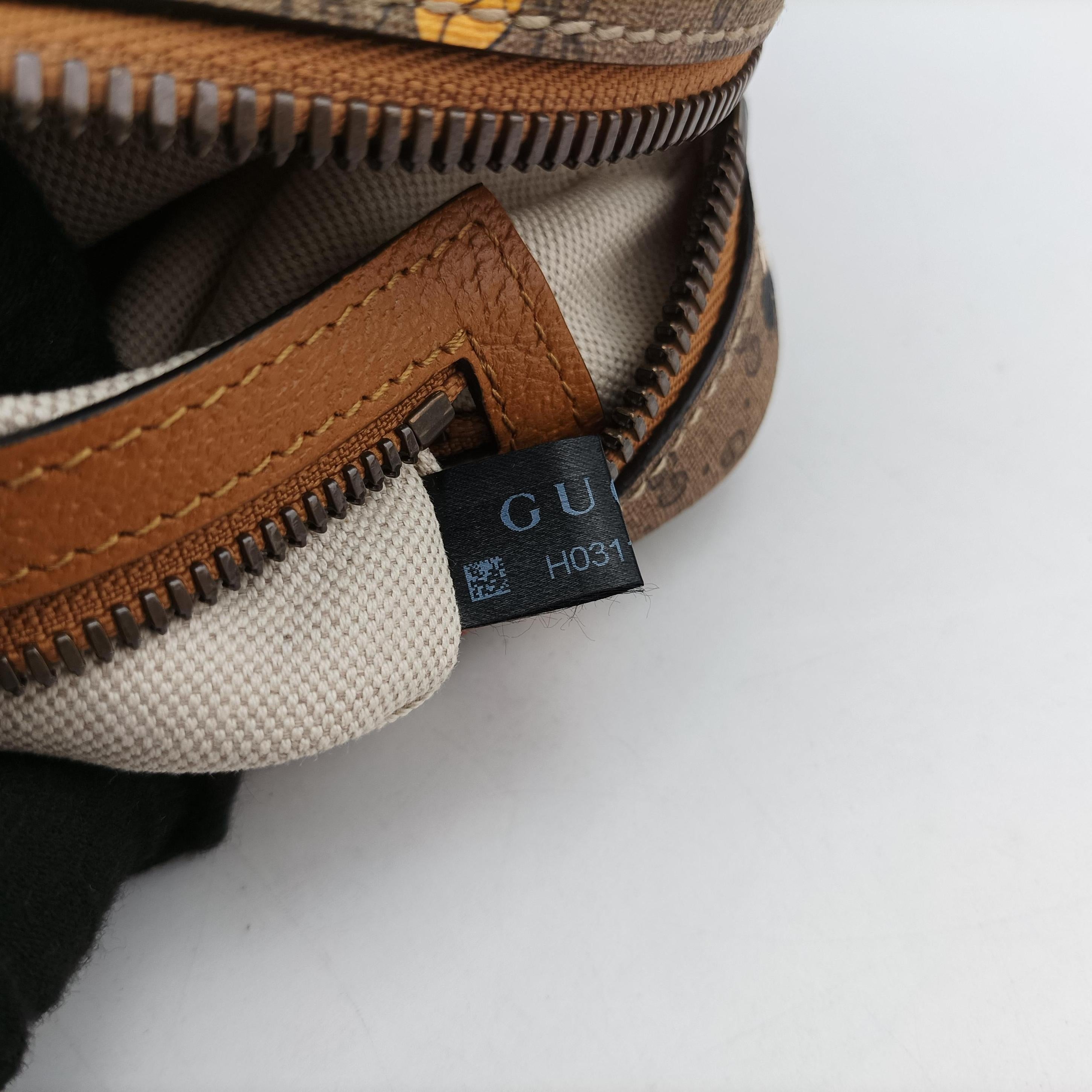 Pre-owned Gucci Mickey Mouse Disney collaboration Brown PVC coated canvas 602695 shoulderbag | stylenewstar