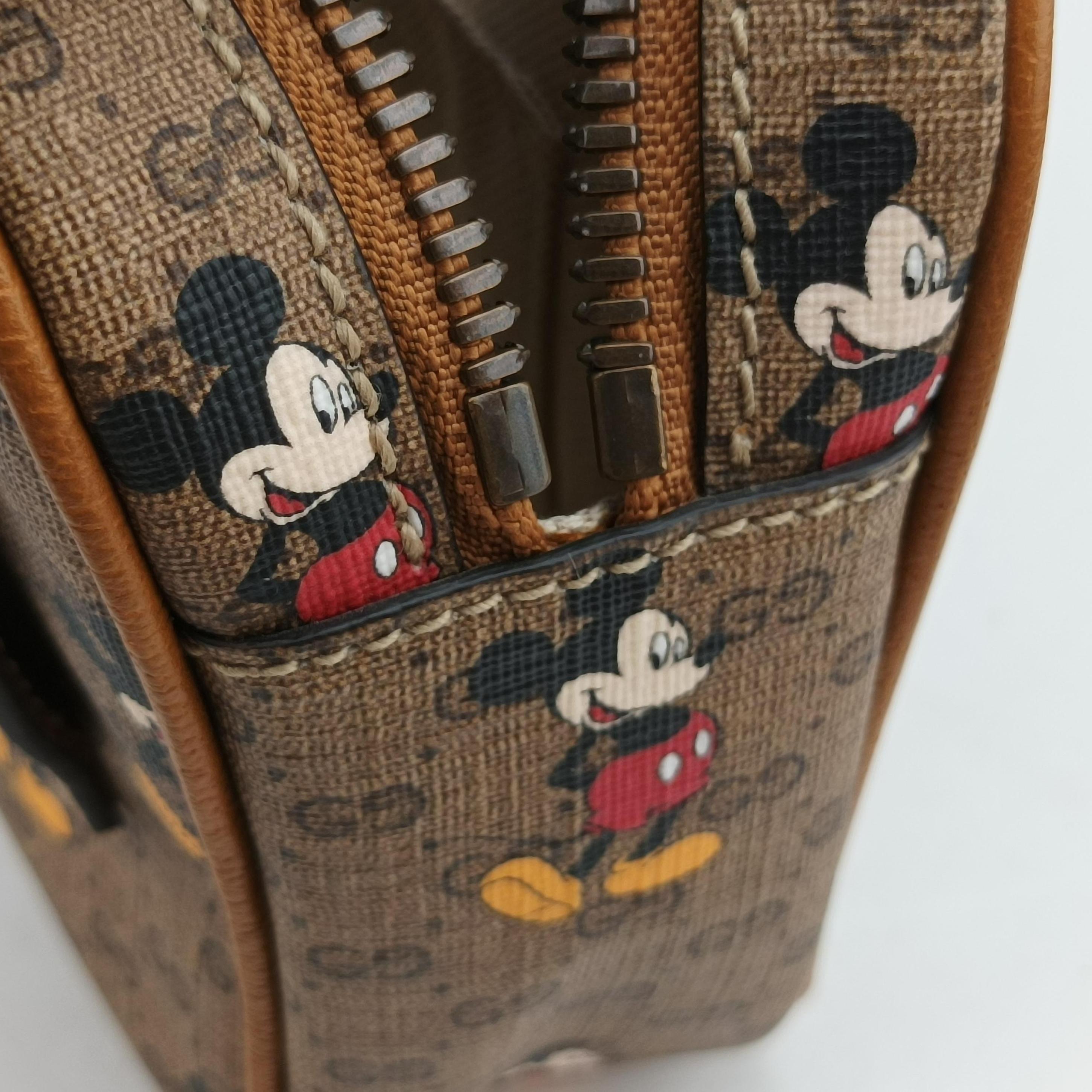 Pre-owned Gucci Mickey Mouse Disney collaboration Brown PVC coated canvas 602695 shoulderbag | stylenewstar