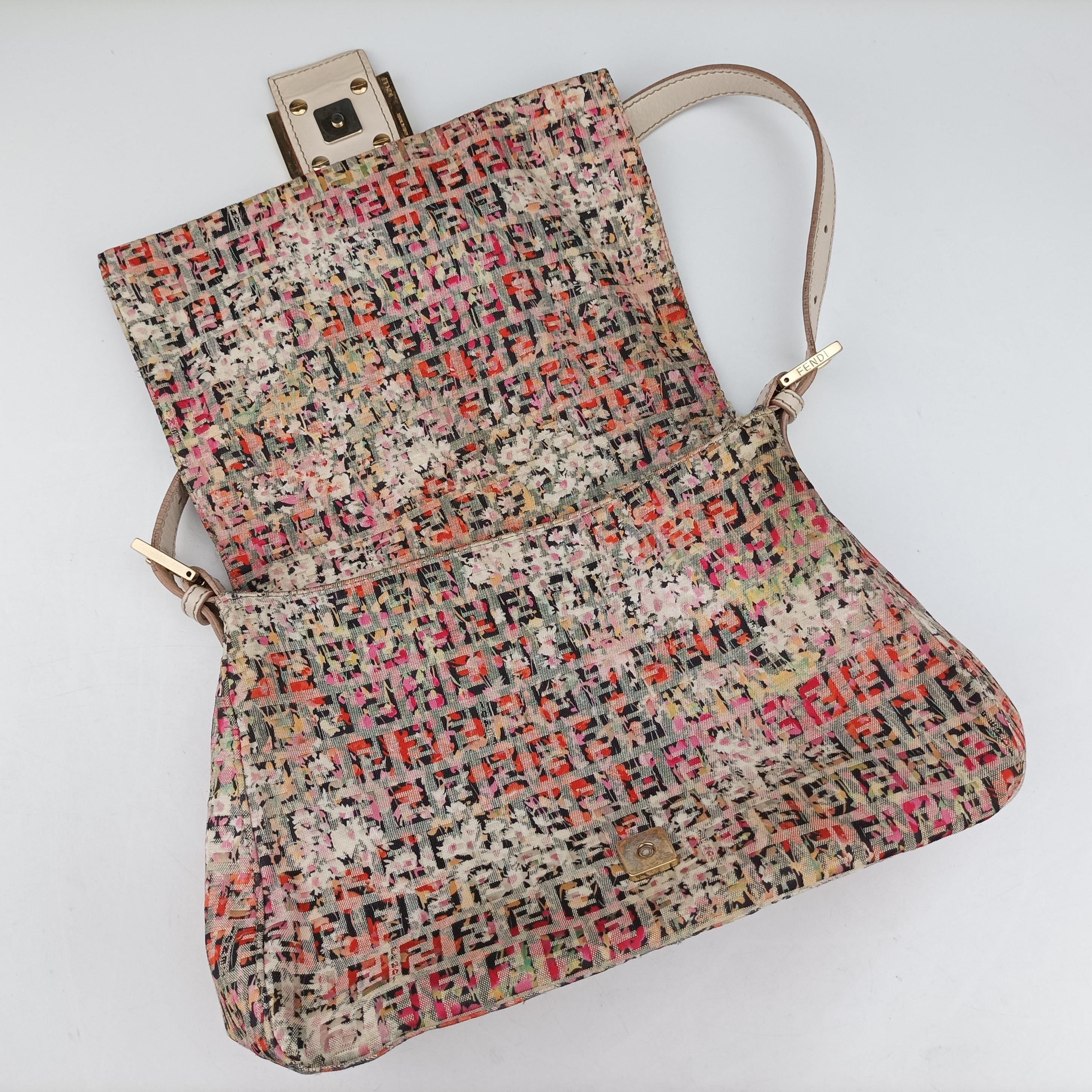 Pre-owned Fendi Mama Baguette Zucchino Pink×Multicolour fabric 8BR001 shoulderbag | stylenewstar