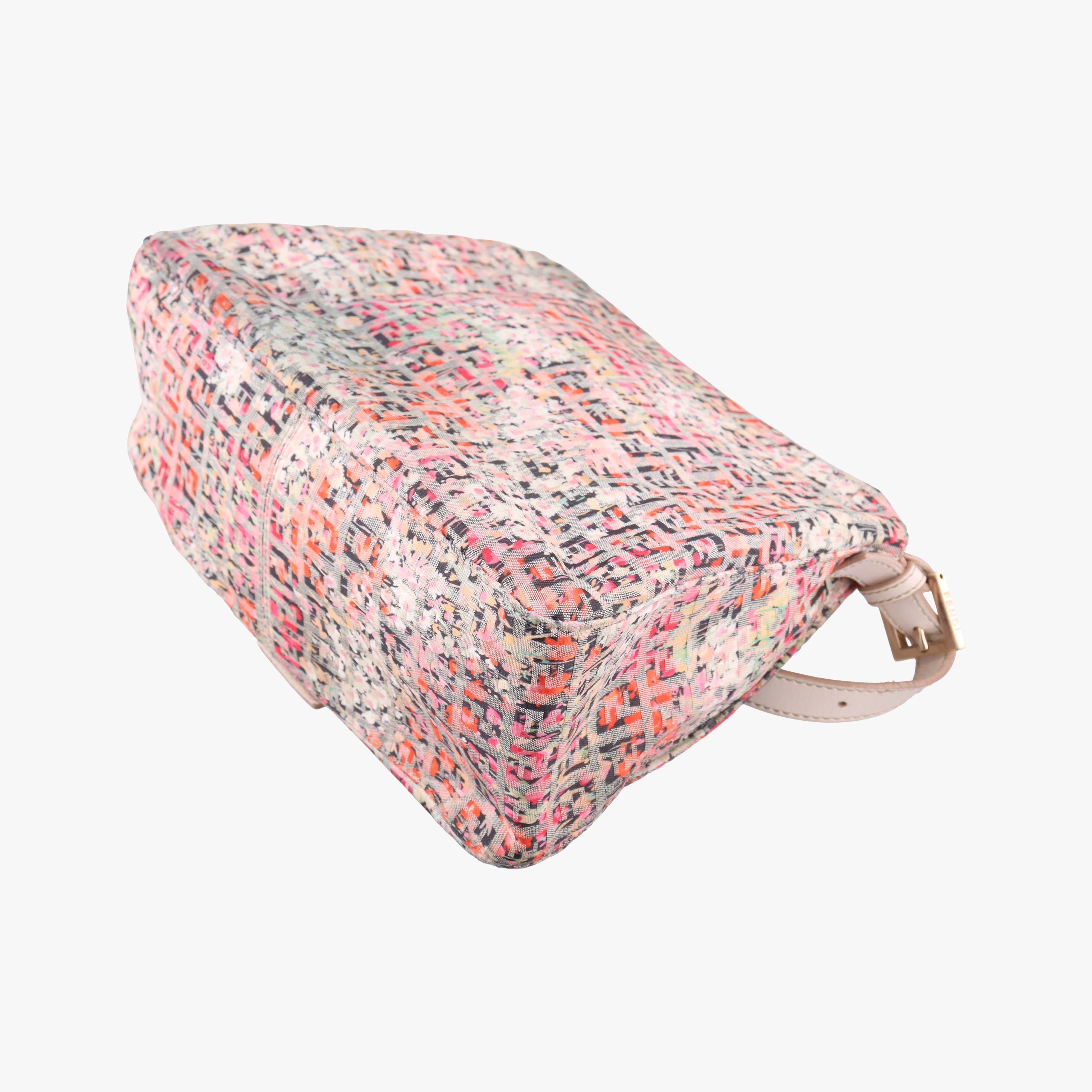 Pre-owned Fendi Mama Baguette Zucchino Pink×Multicolour fabric 8BR001 shoulderbag | stylenewstar