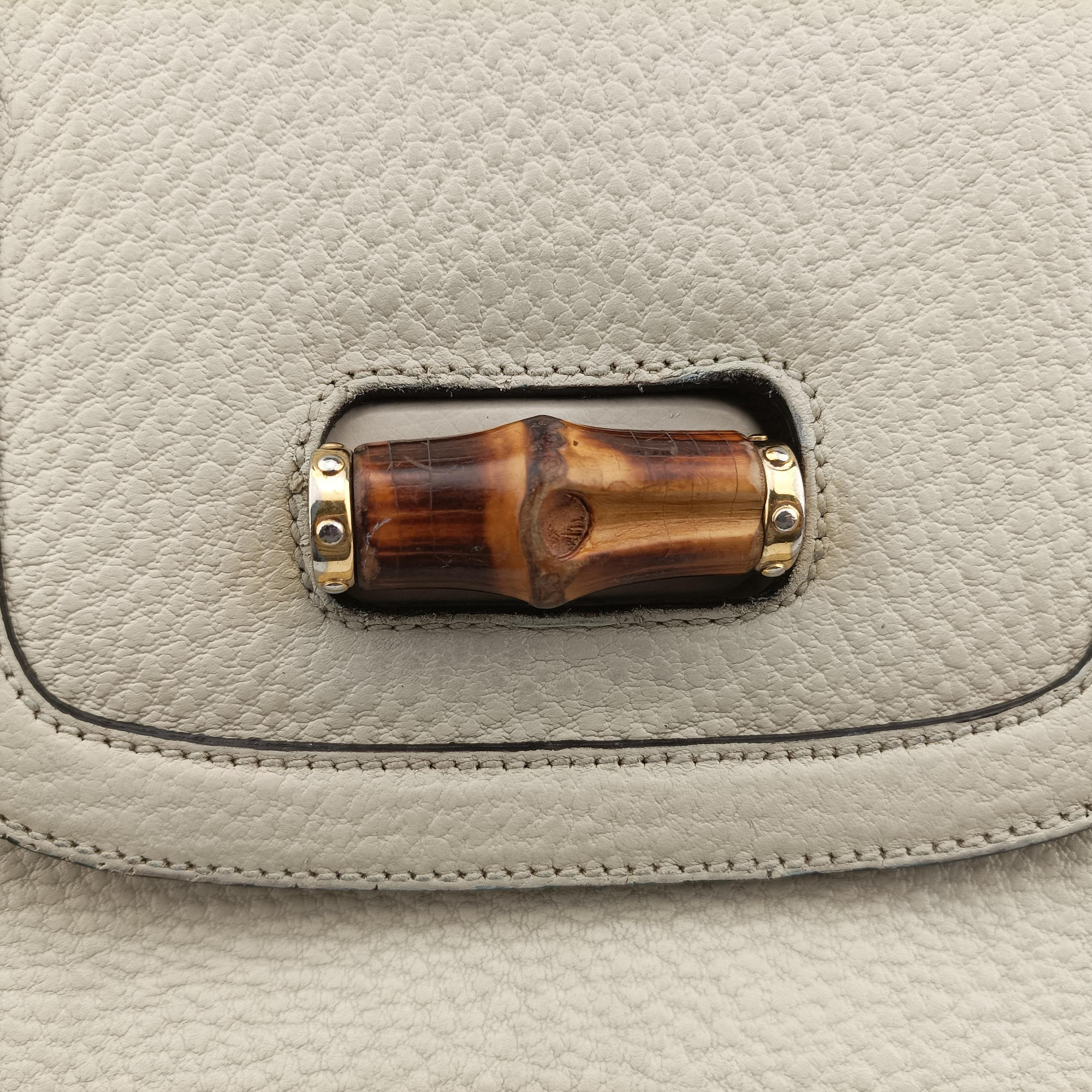 Pre-owned Gucci Bamboo White Leather 137351 handbag | stylenewstar