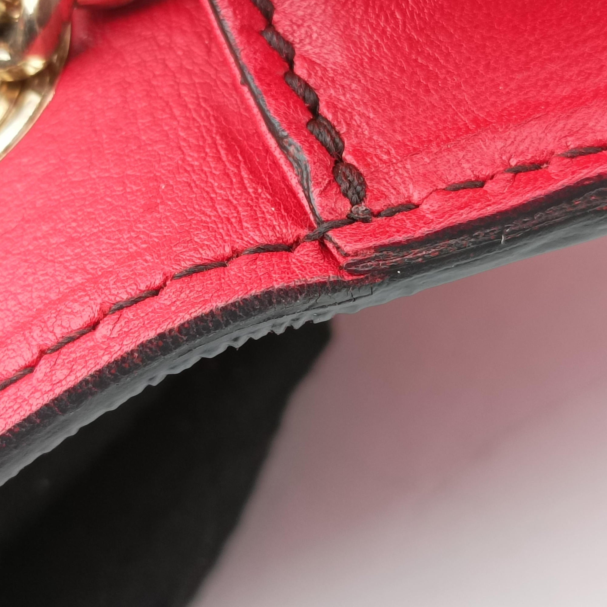Pre-owned Gucci Emily Red Leather 283063 shoulderbag | stylenewstar