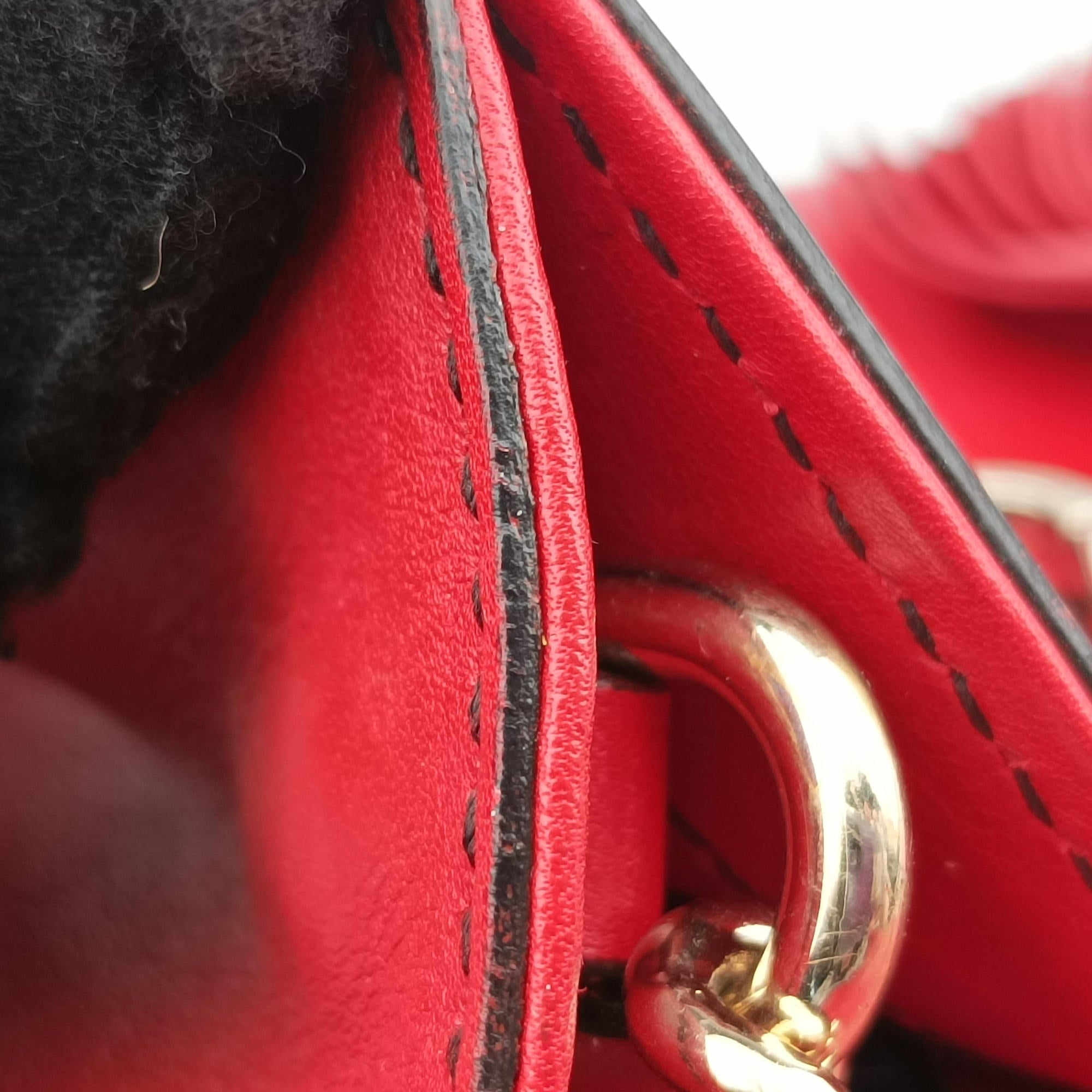 Pre-owned Gucci Emily Red Leather 283063 shoulderbag | stylenewstar