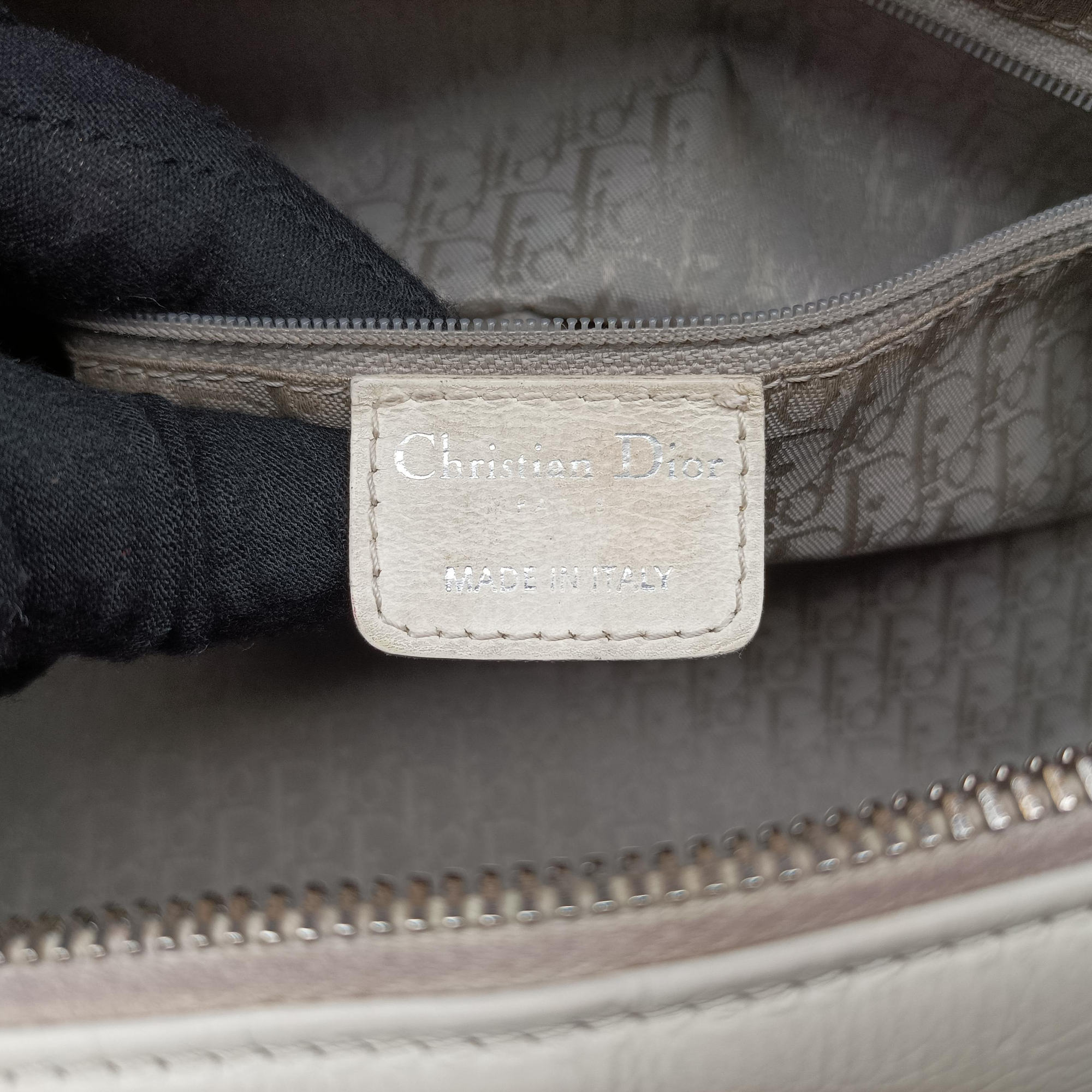 Pre-owned Christian Dior D Logo Mini Boston White Leather  handbag | stylenewstar
