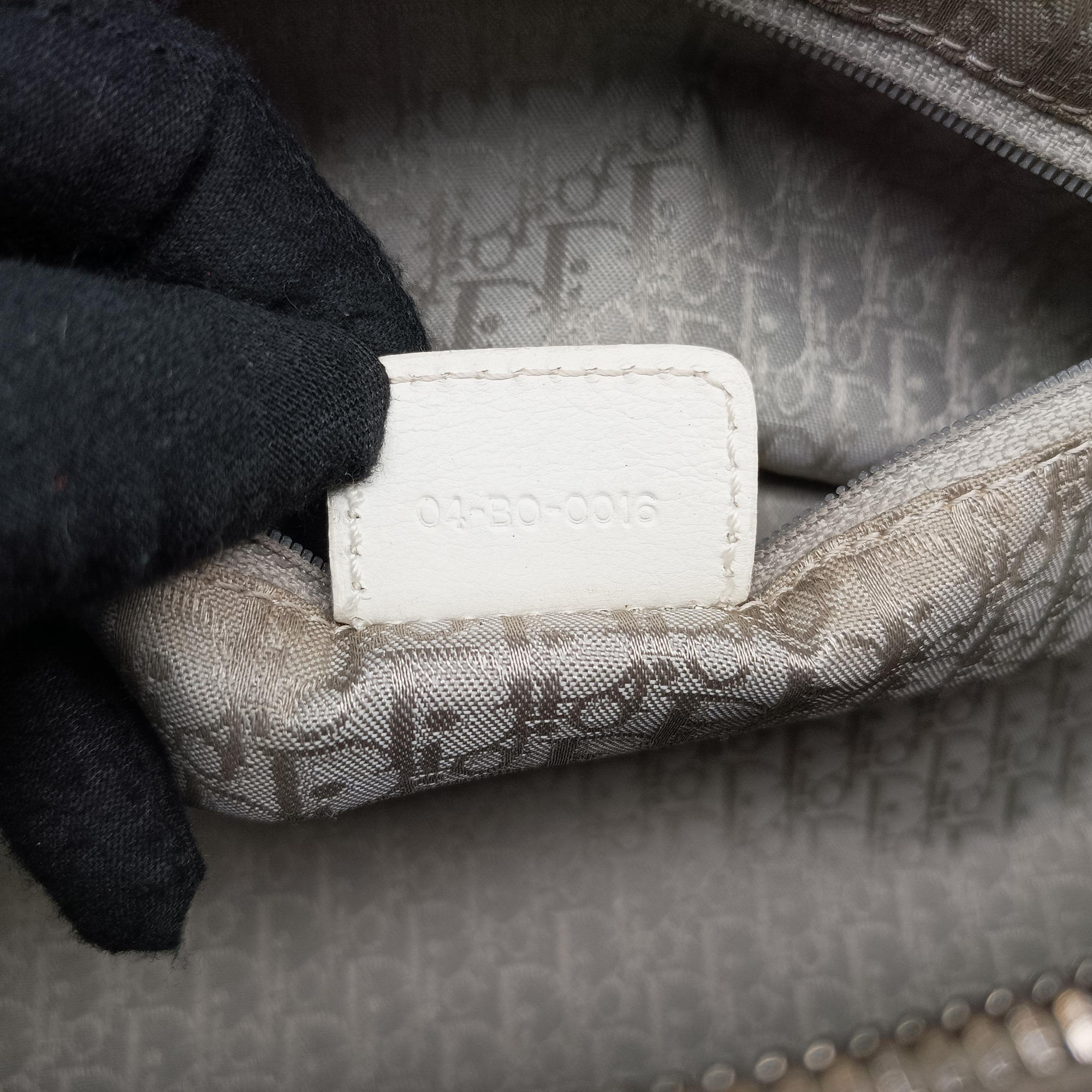 Pre-owned Christian Dior D Logo Mini Boston White Leather  handbag | stylenewstar