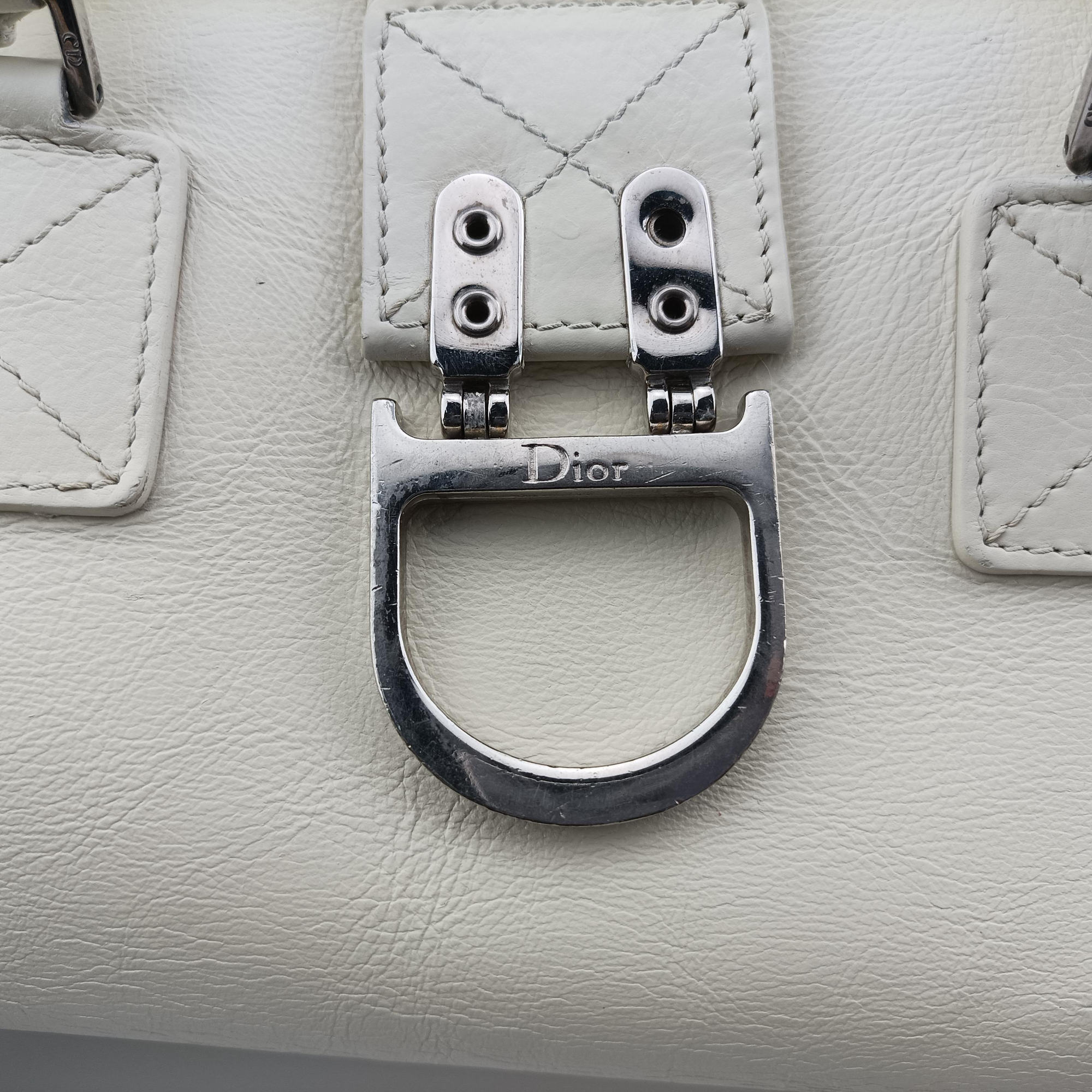 Pre-owned Christian Dior D Logo Mini Boston White Leather  handbag | stylenewstar