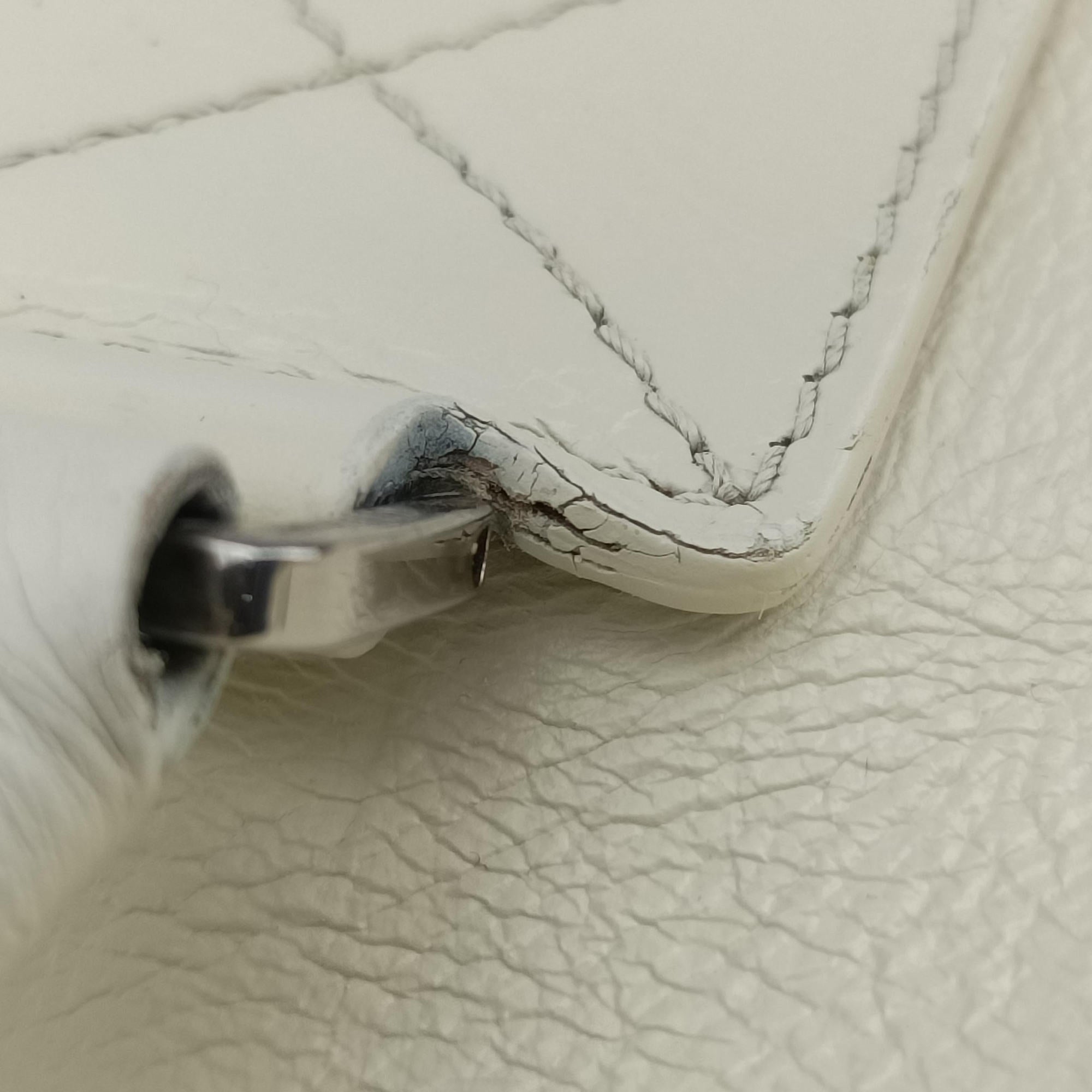 Pre-owned Christian Dior D Logo Mini Boston White Leather  handbag | stylenewstar