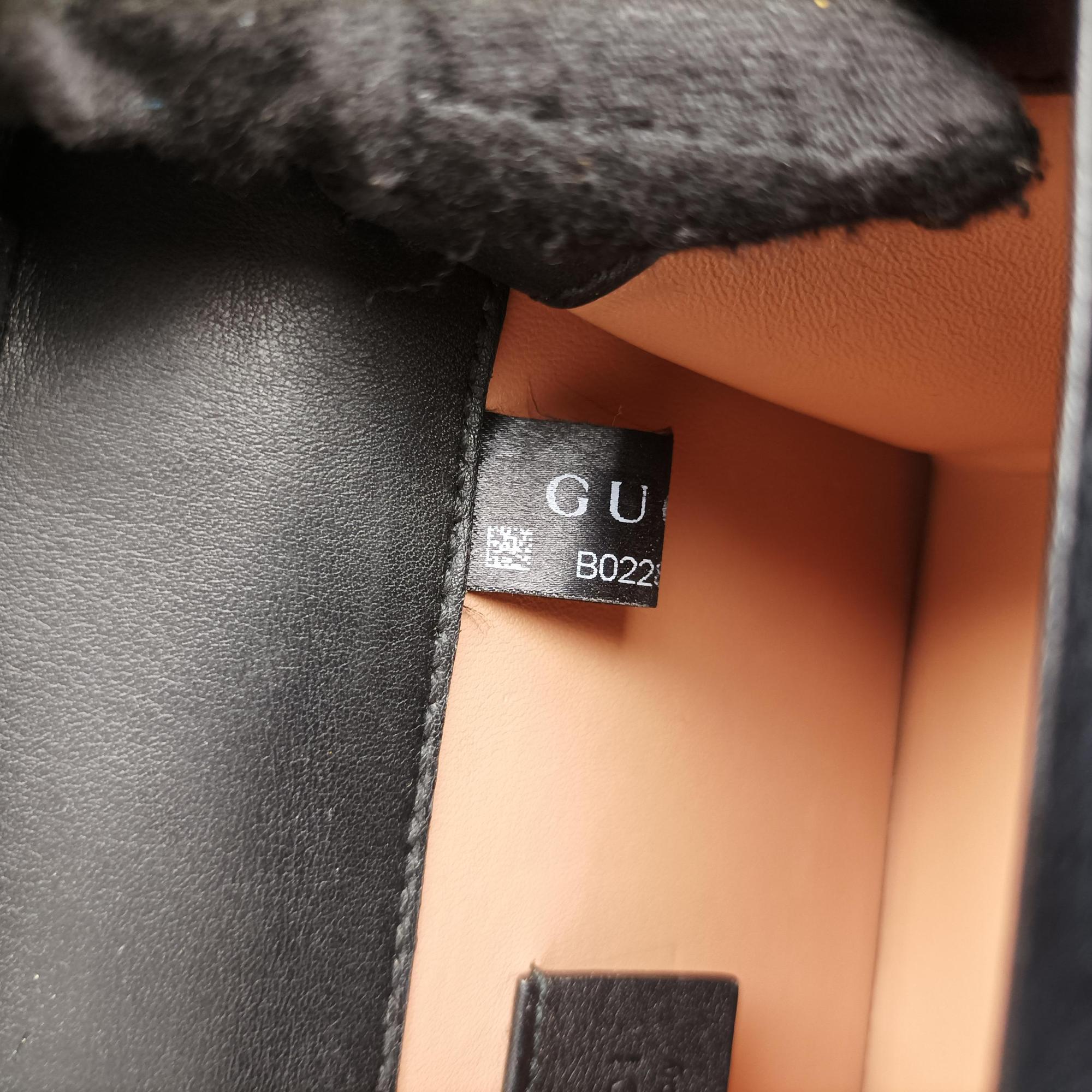 Vintage Gucci Broadway Black velour 489218 shoulderbag | stylenewstar