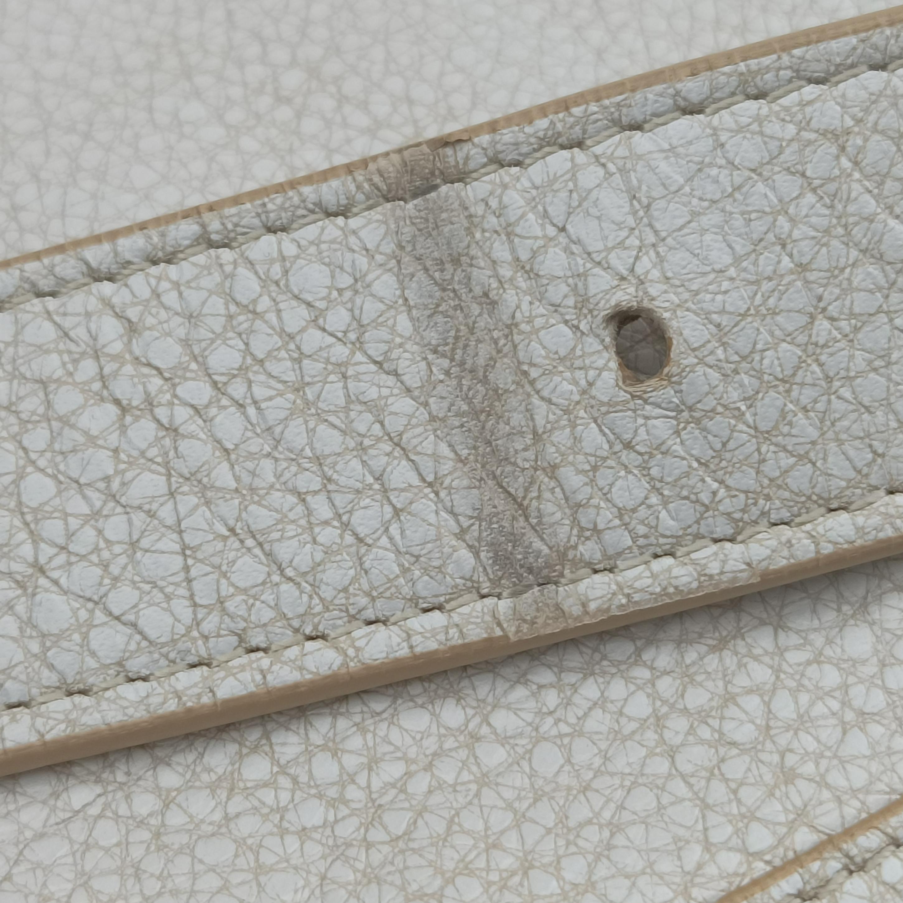 Vintage Givenchy Voyou Medium White Leather  shoulderbag | stylenewstar