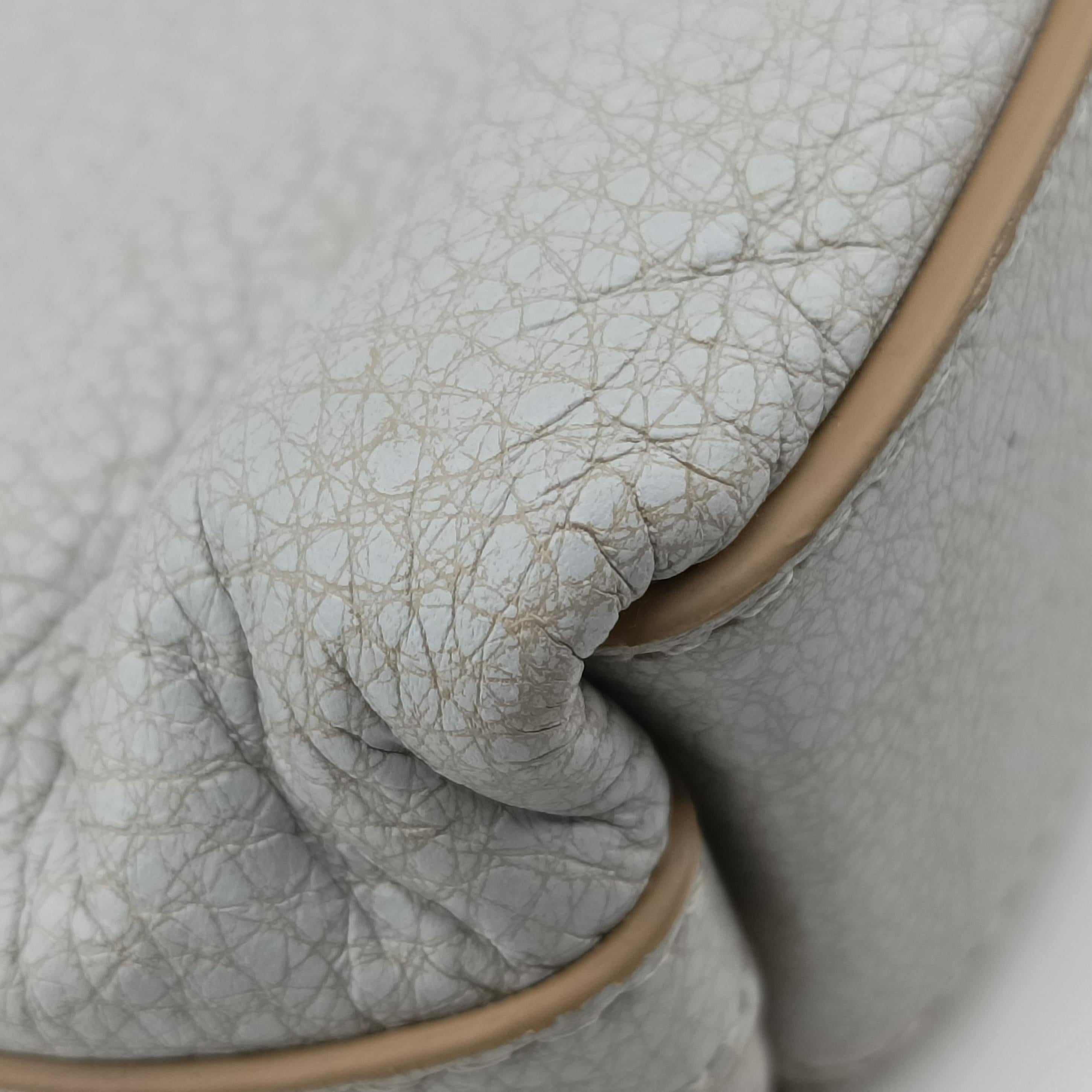 Vintage Givenchy Voyou Medium White Leather  shoulderbag | stylenewstar