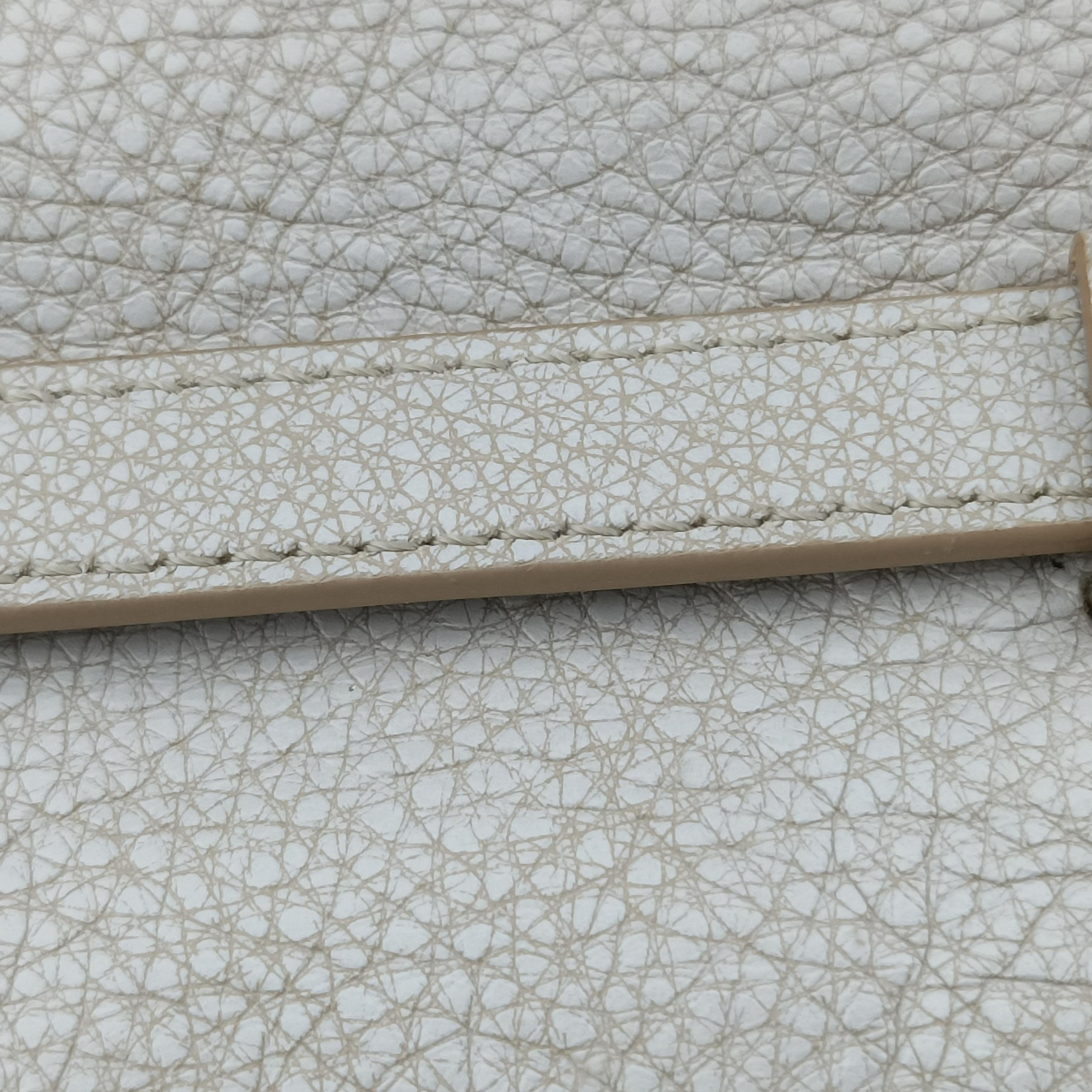 Vintage Givenchy Voyou Medium White Leather  shoulderbag | stylenewstar