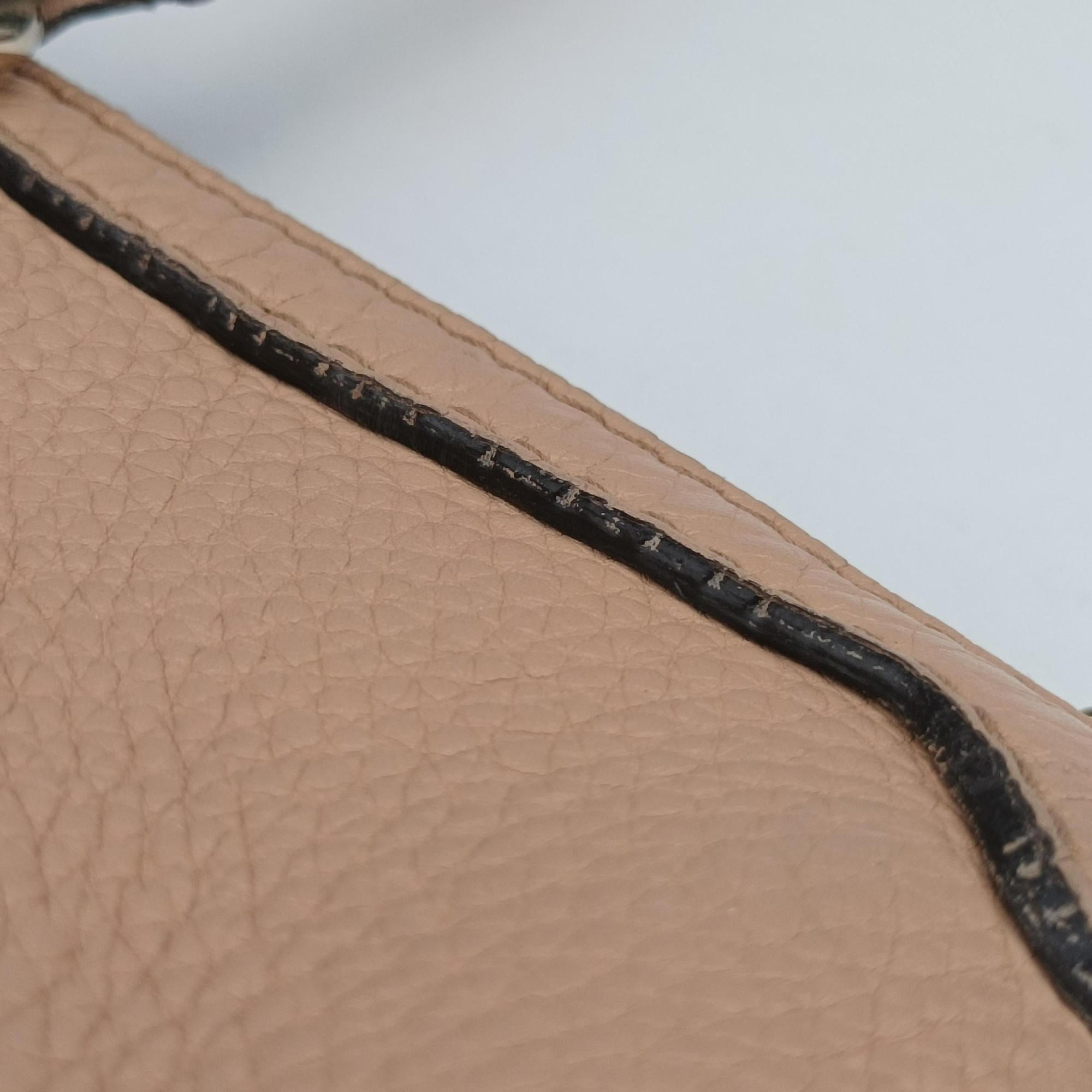 Pre-owned Gucci Vintage Web Beige x khaki Leather 257341 shoulderbag | stylenewstar