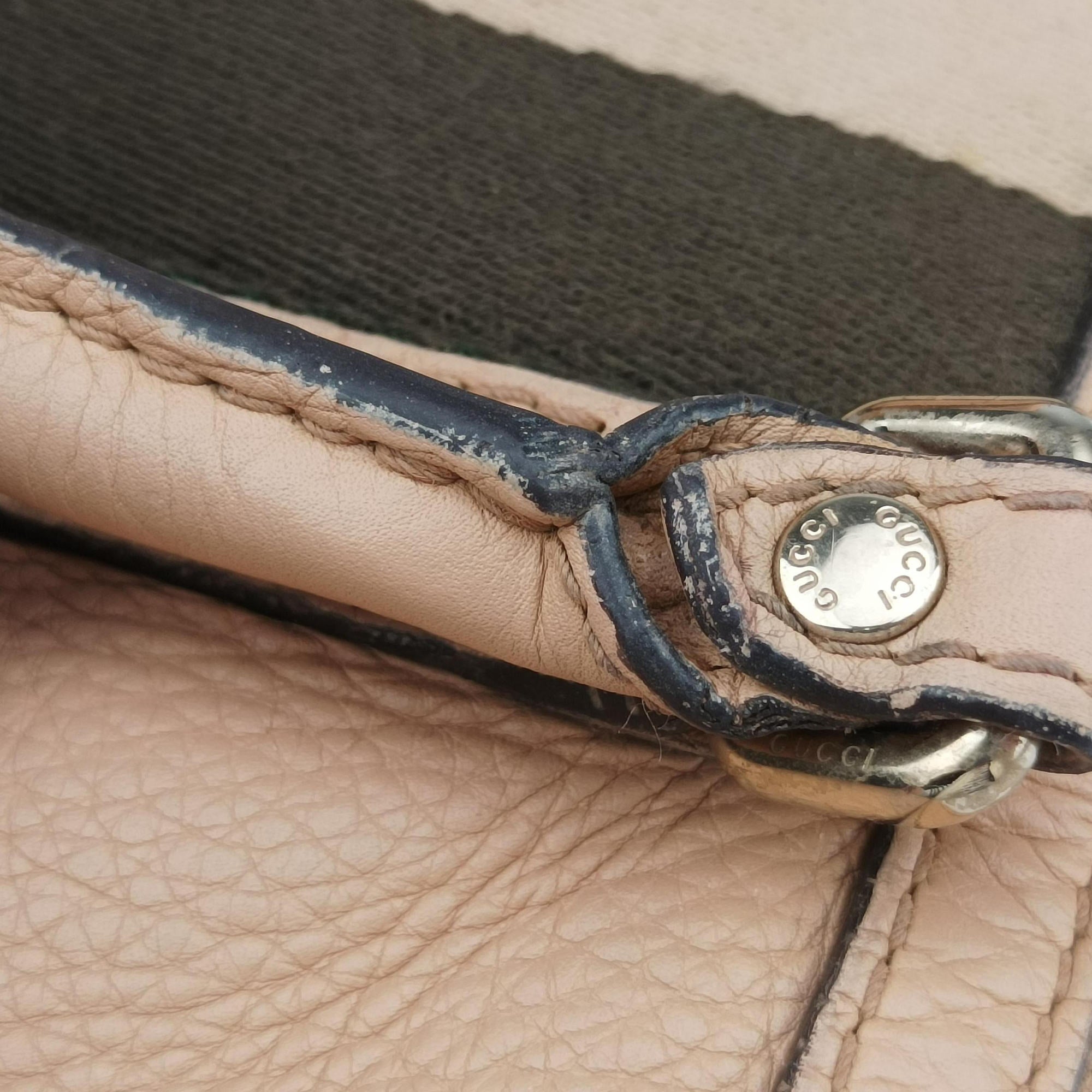 Pre-owned Gucci Vintage Web Beige x khaki Leather 257341 shoulderbag | stylenewstar