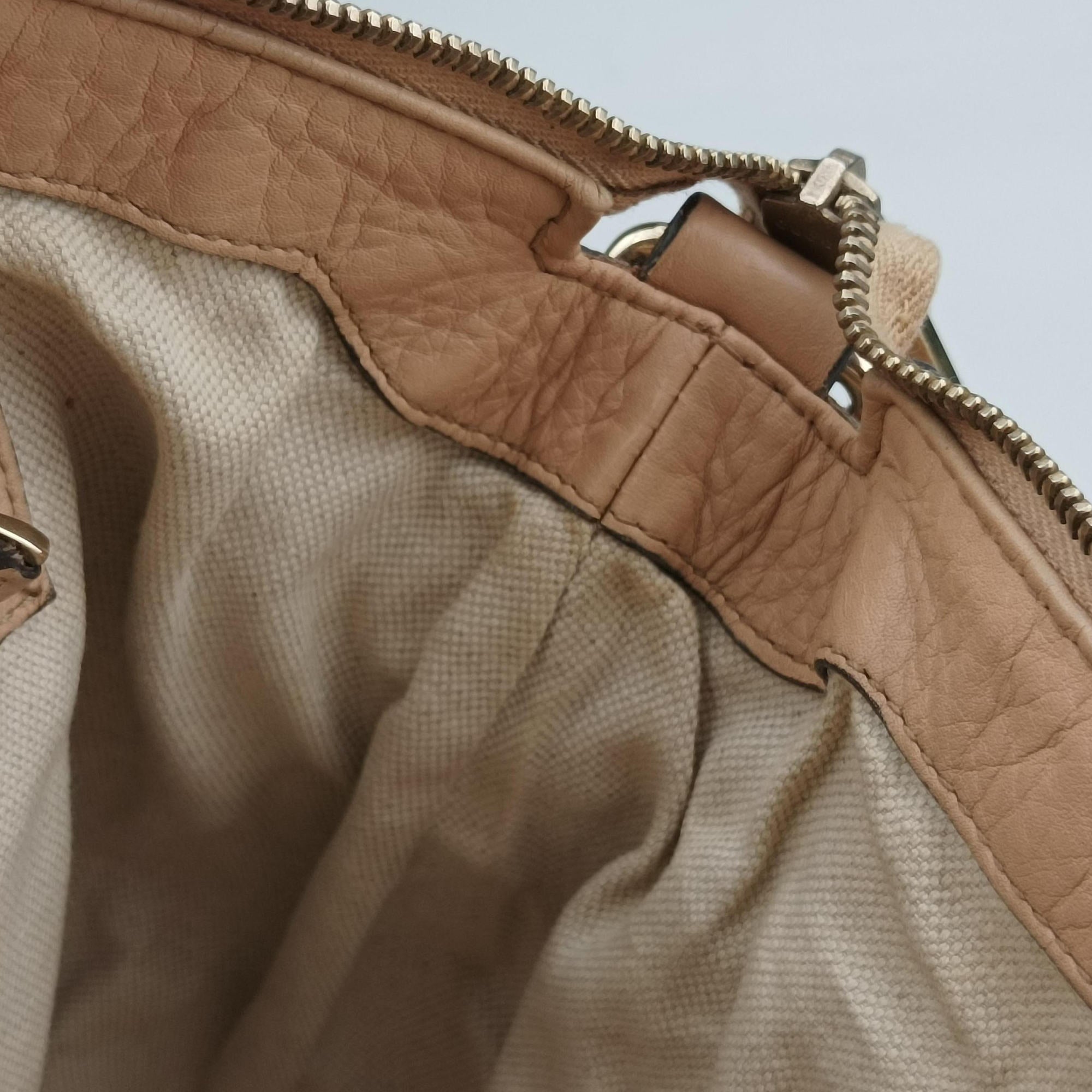 Pre-owned Gucci Vintage Web Beige x khaki Leather 257341 shoulderbag | stylenewstar