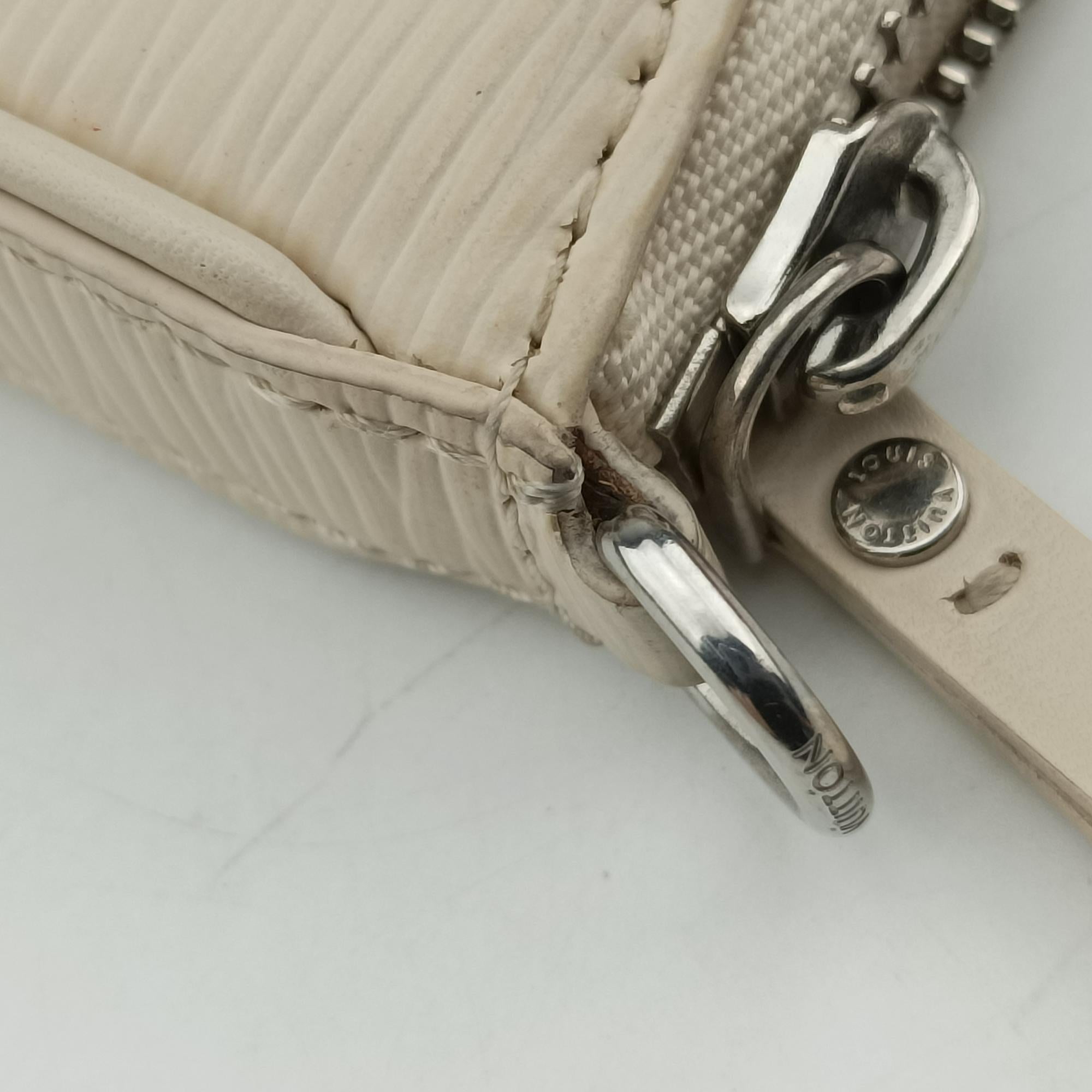 Pre-owned Louis Vuitton Easy pouch Creme epi M80479 shoulderbag | stylenewstar