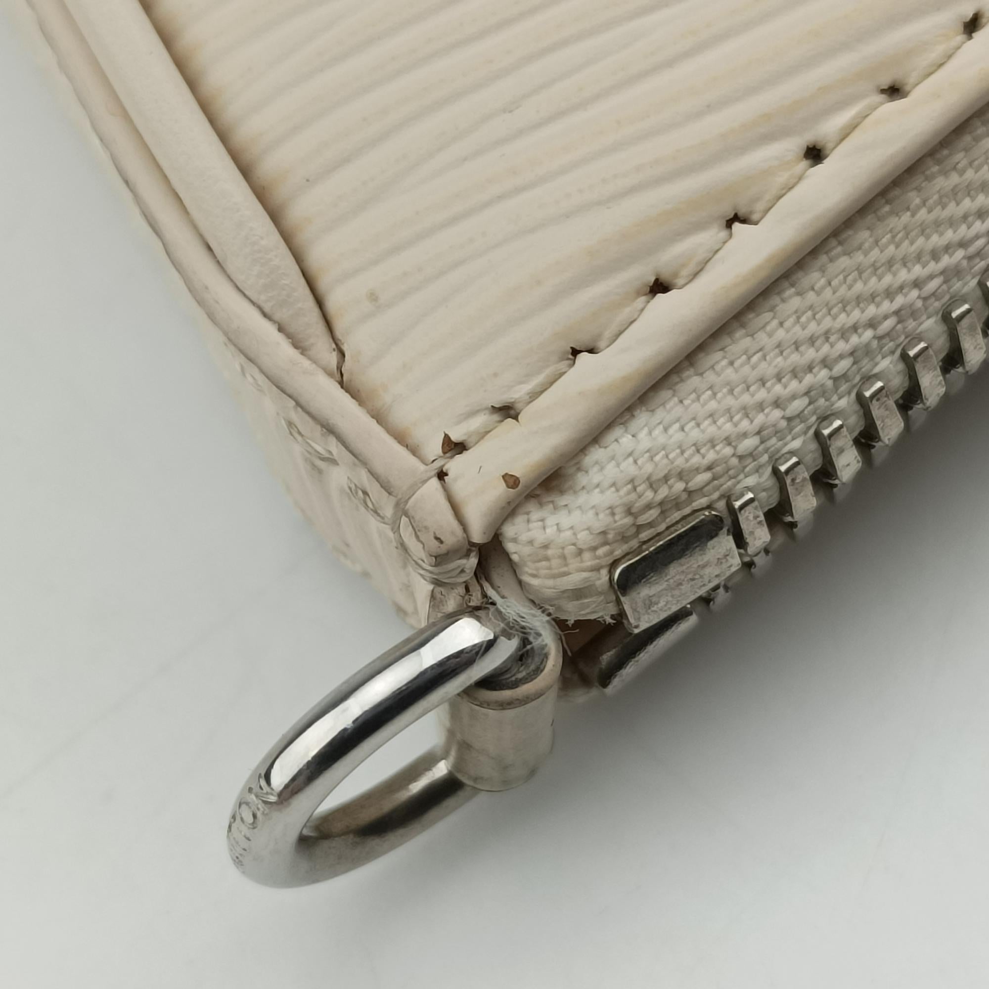 Pre-owned Louis Vuitton Easy pouch Creme epi M80479 shoulderbag | stylenewstar