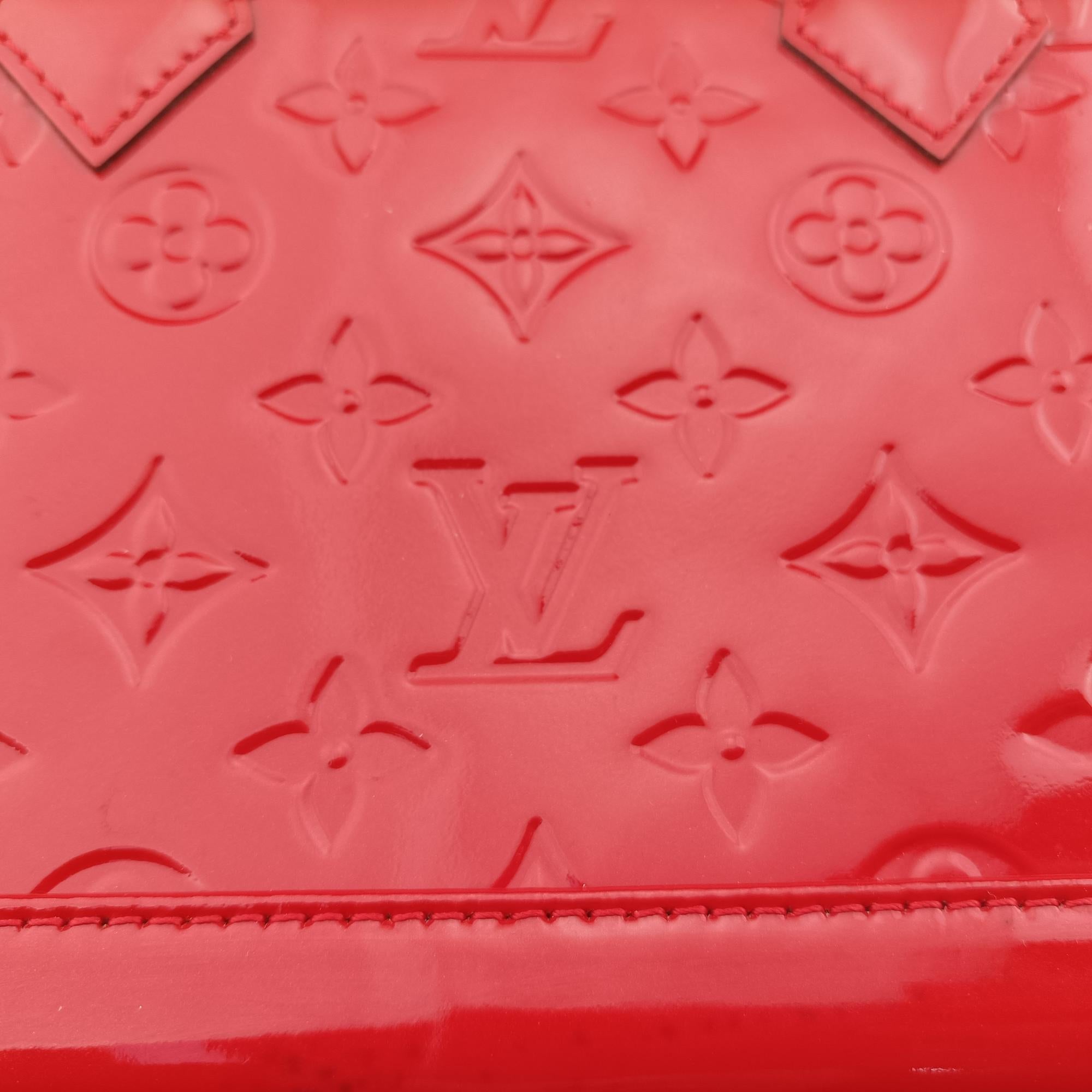 Secondhand Louis Vuitton Alma BB pomme d'amour Vernis M91606 shoulderbag | stylenewstar