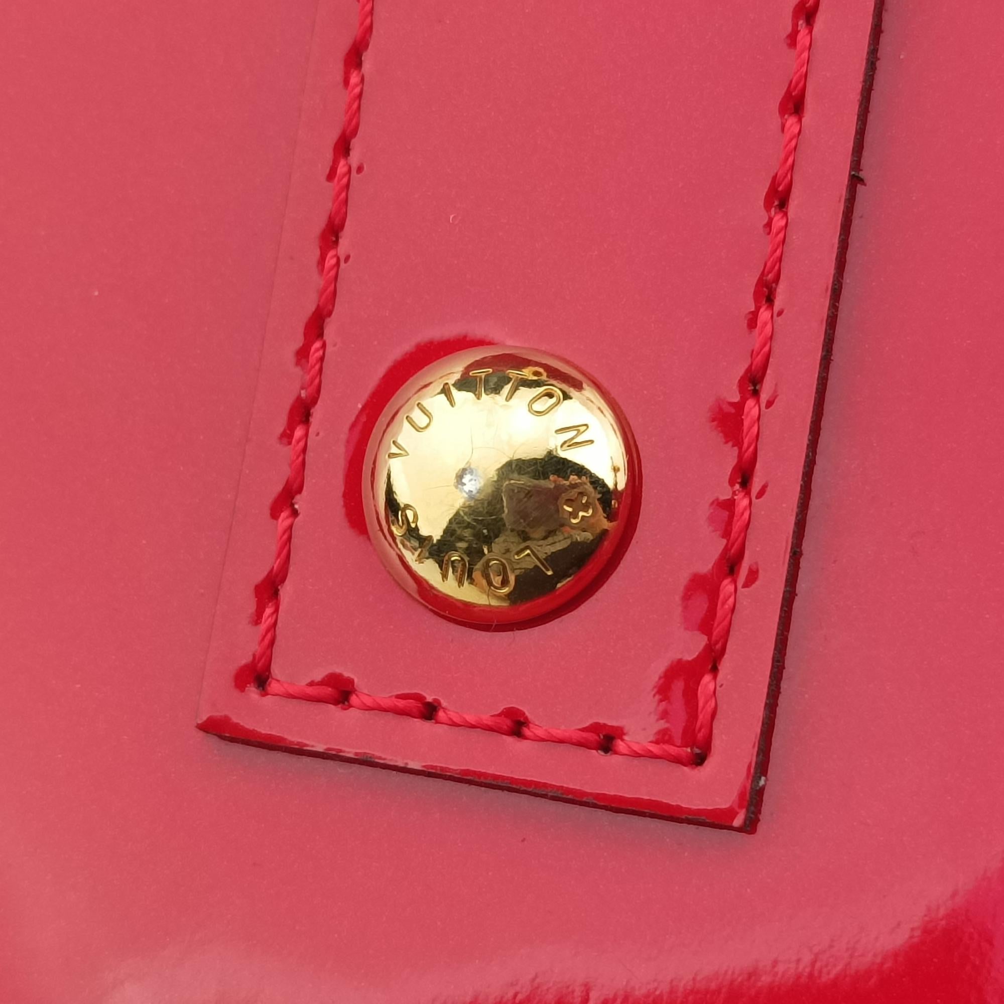 Secondhand Louis Vuitton Alma BB pomme d'amour Vernis M91606 shoulderbag | stylenewstar