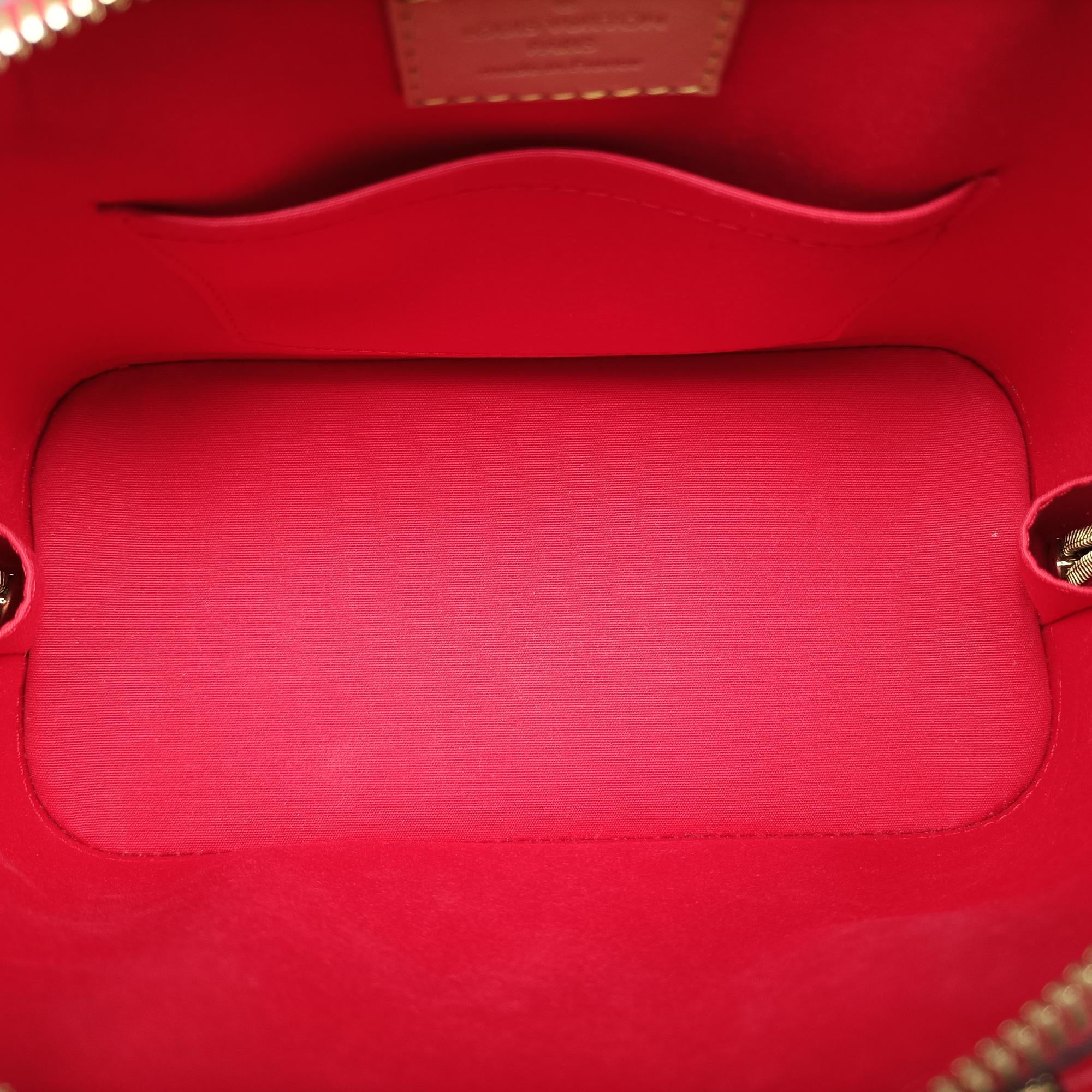 Secondhand Louis Vuitton Alma BB pomme d'amour Vernis M91606 shoulderbag | stylenewstar