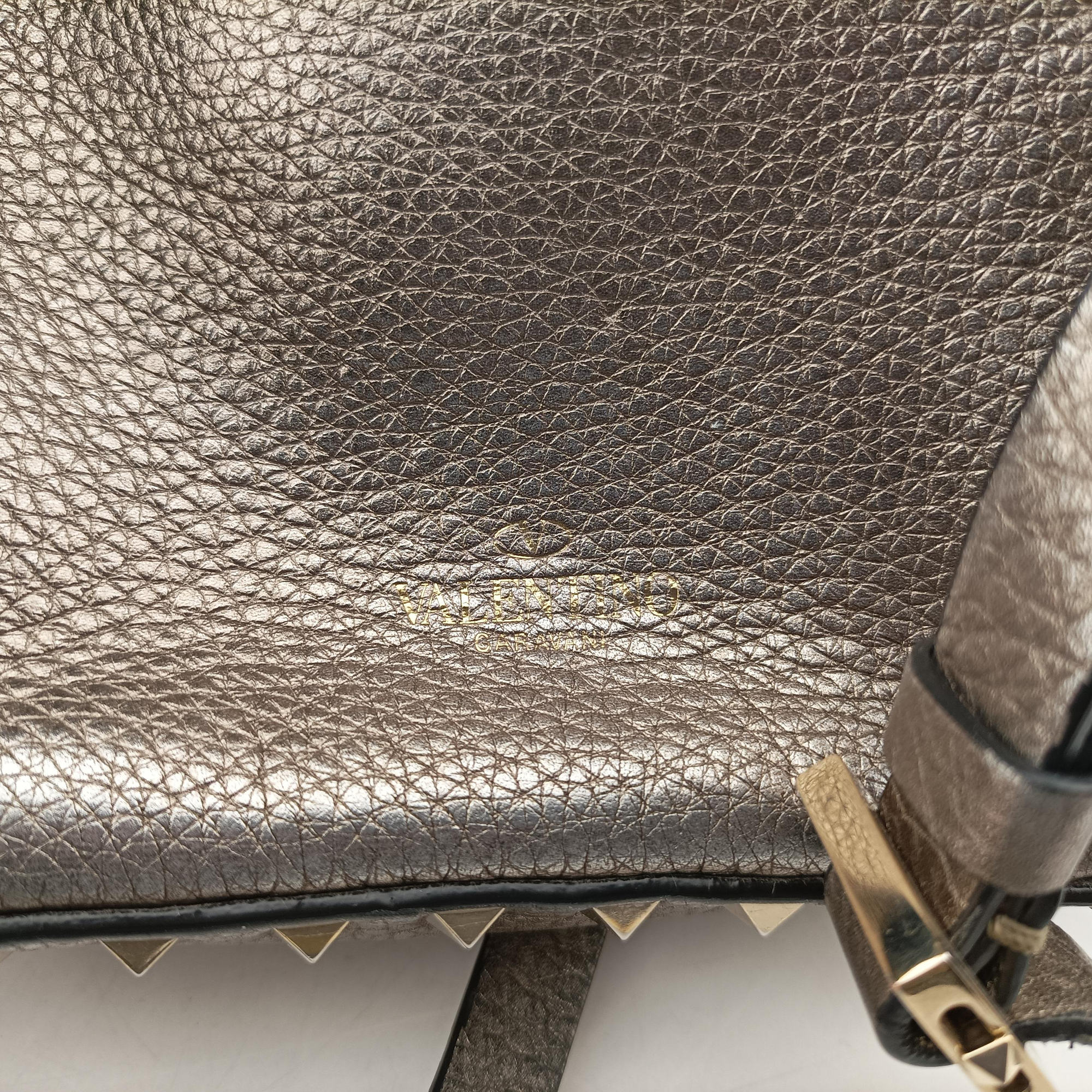 Pre-owned Valentino Rockstud gold Leather  backpack/rucksack | stylenewstar