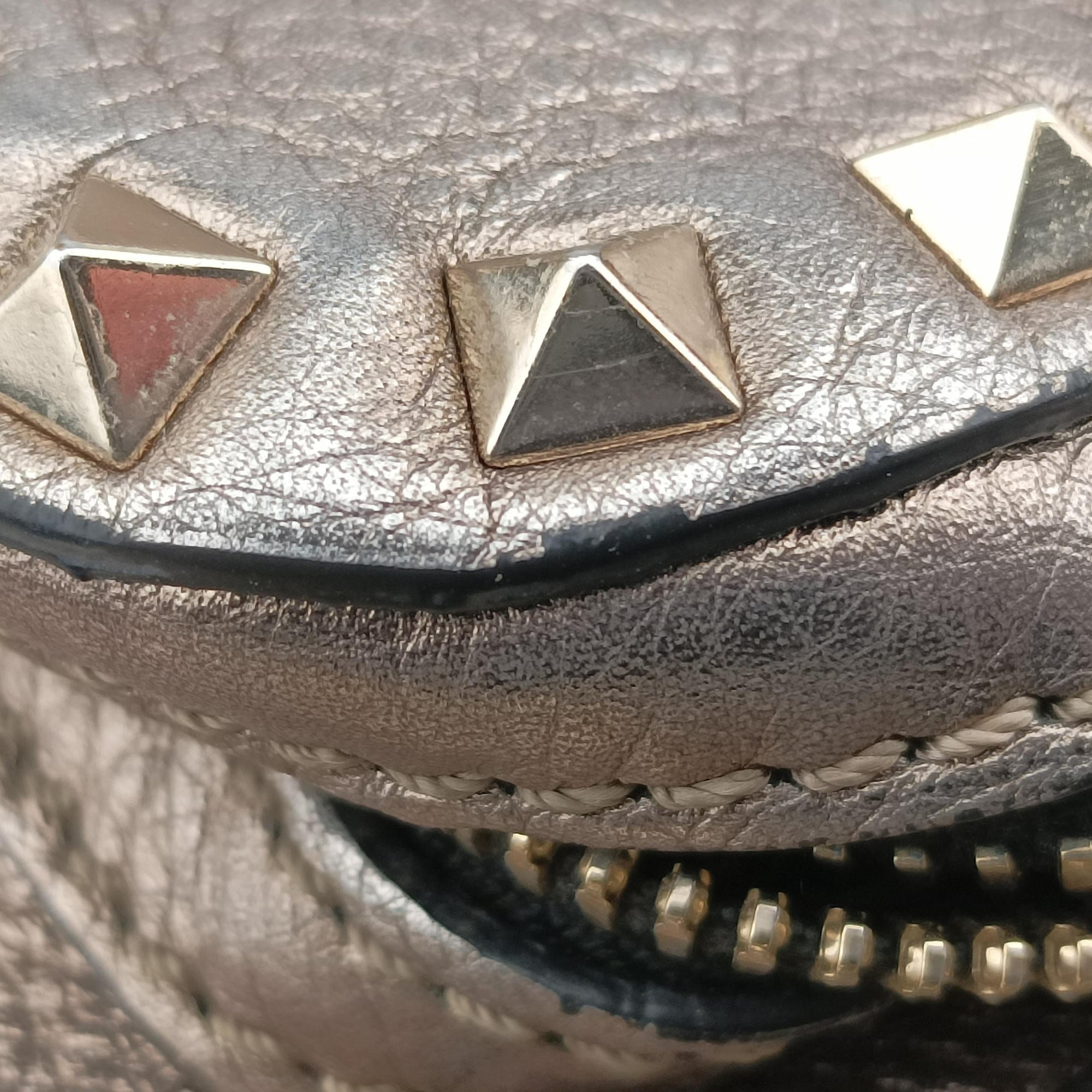 Pre-owned Valentino Rockstud gold Leather  backpack/rucksack | stylenewstar