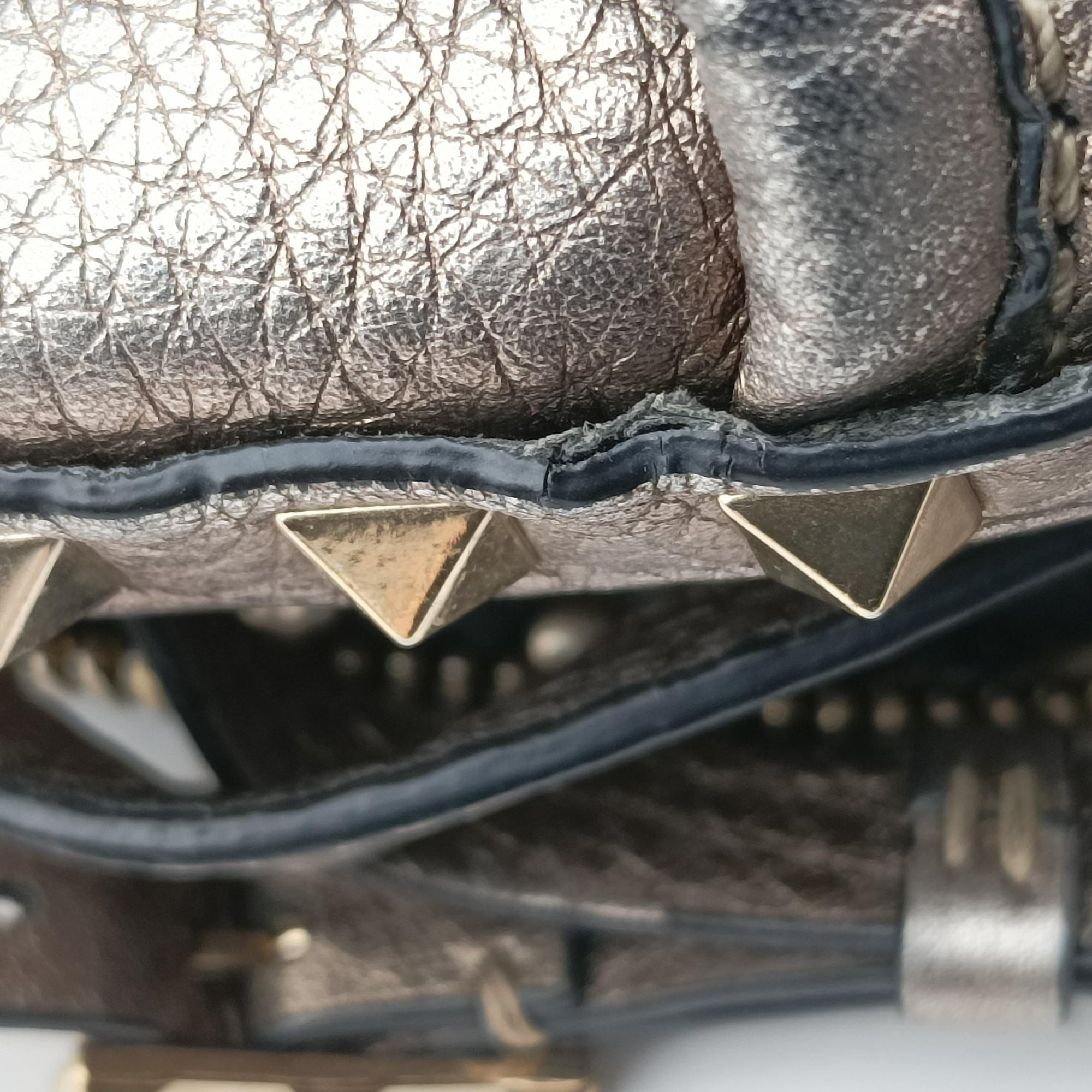 Pre-owned Valentino Rockstud gold Leather  backpack/rucksack | stylenewstar