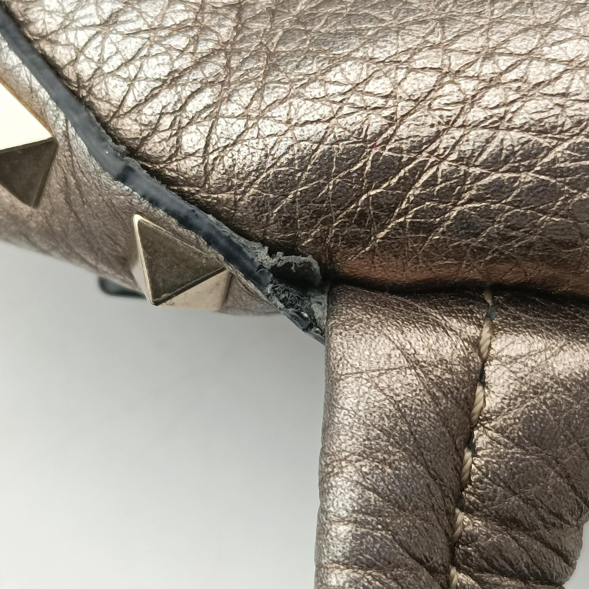 Pre-owned Valentino Rockstud gold Leather  backpack/rucksack | stylenewstar