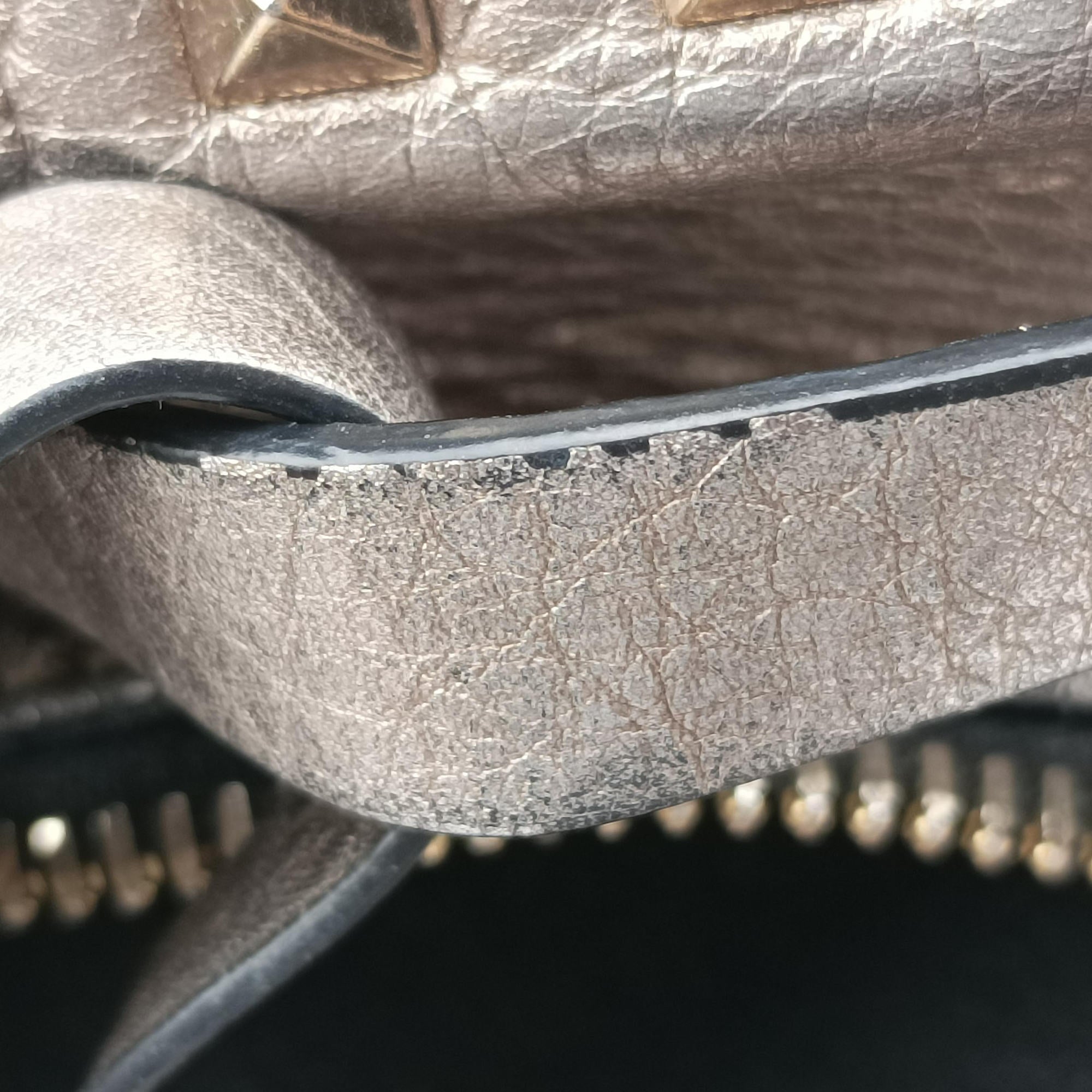 Pre-owned Valentino Rockstud gold Leather  backpack/rucksack | stylenewstar