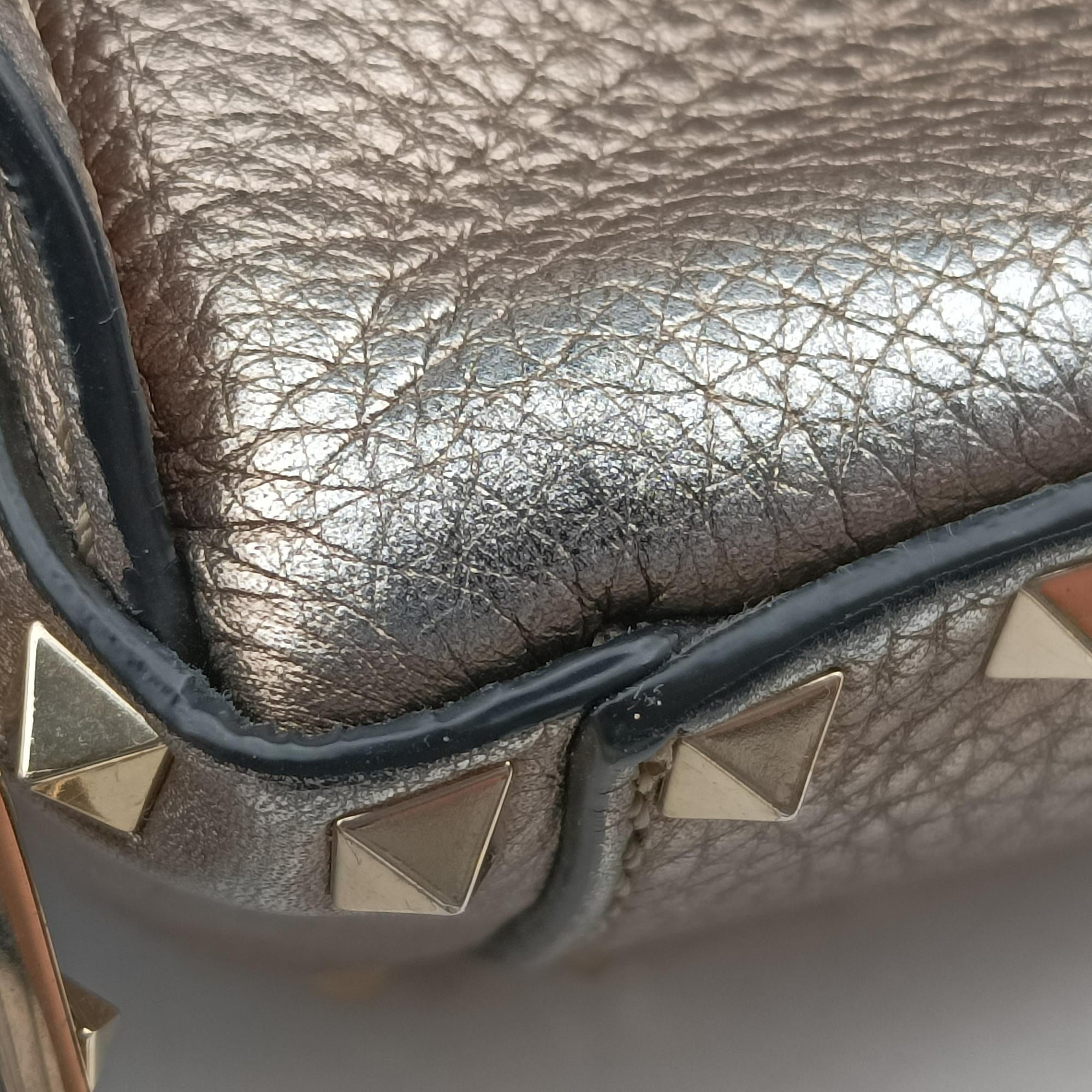 Pre-owned Valentino Rockstud gold Leather  backpack/rucksack | stylenewstar