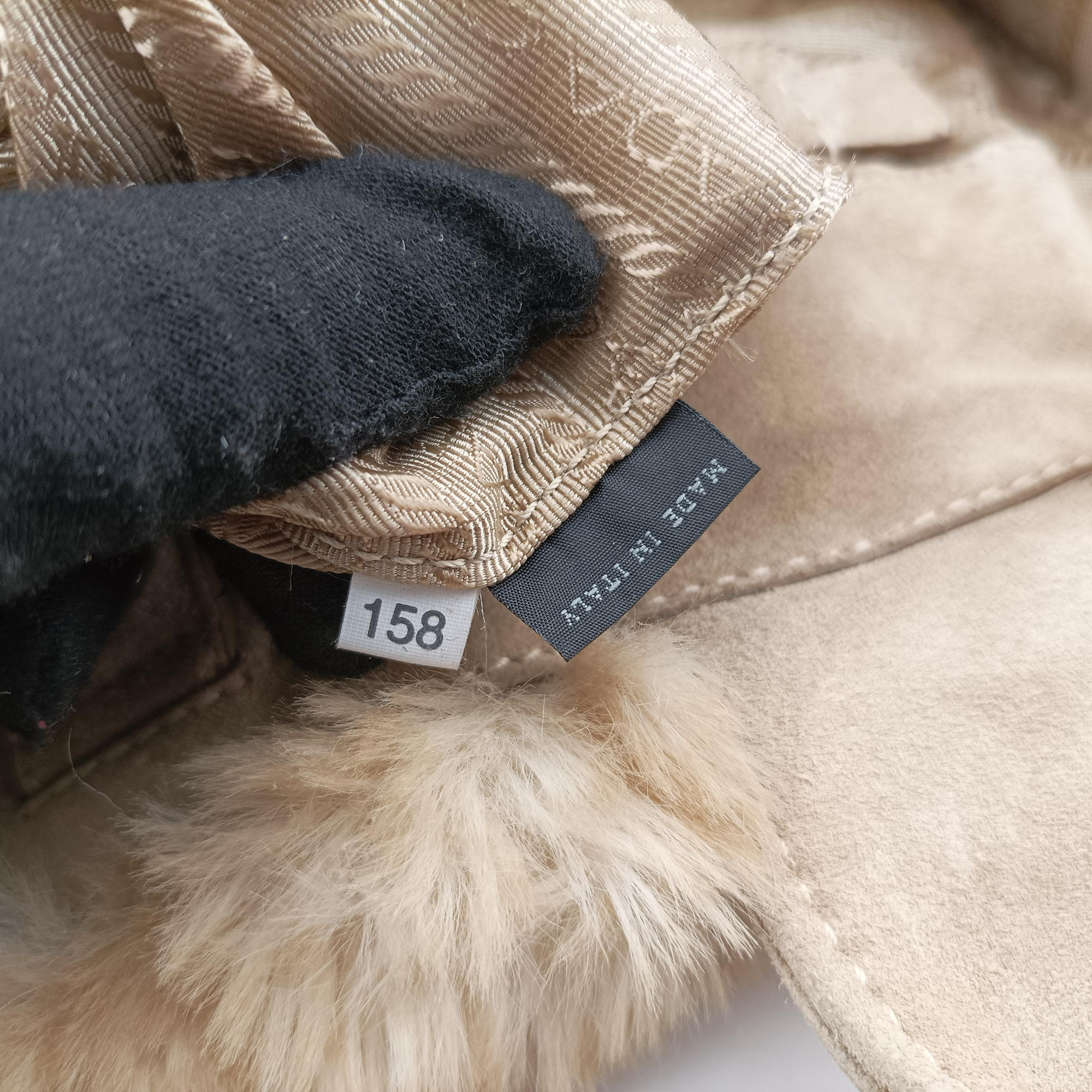 Pre-owned Prada Canapa Ecolapin Beige fur  handbag | stylenewstar