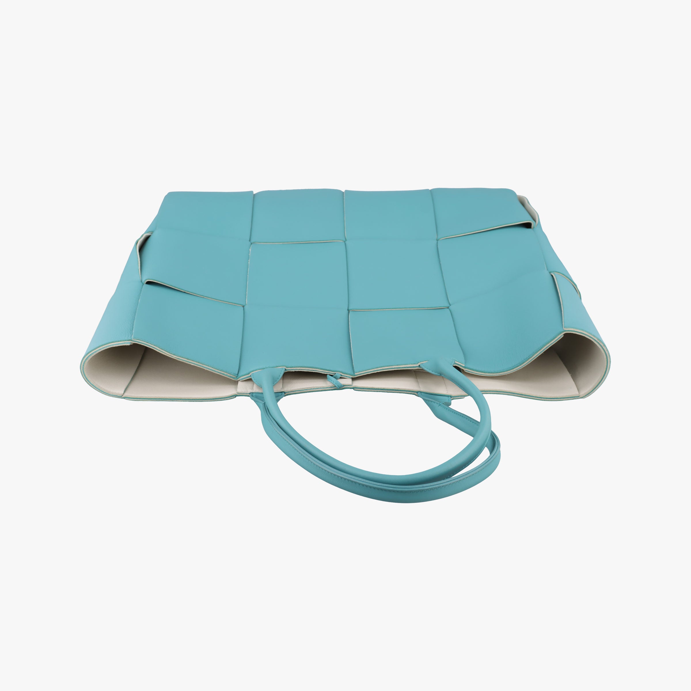 Secondhand Bottega Veneta THE ARCO Tote Blue lambskin  handbag | stylenewstar