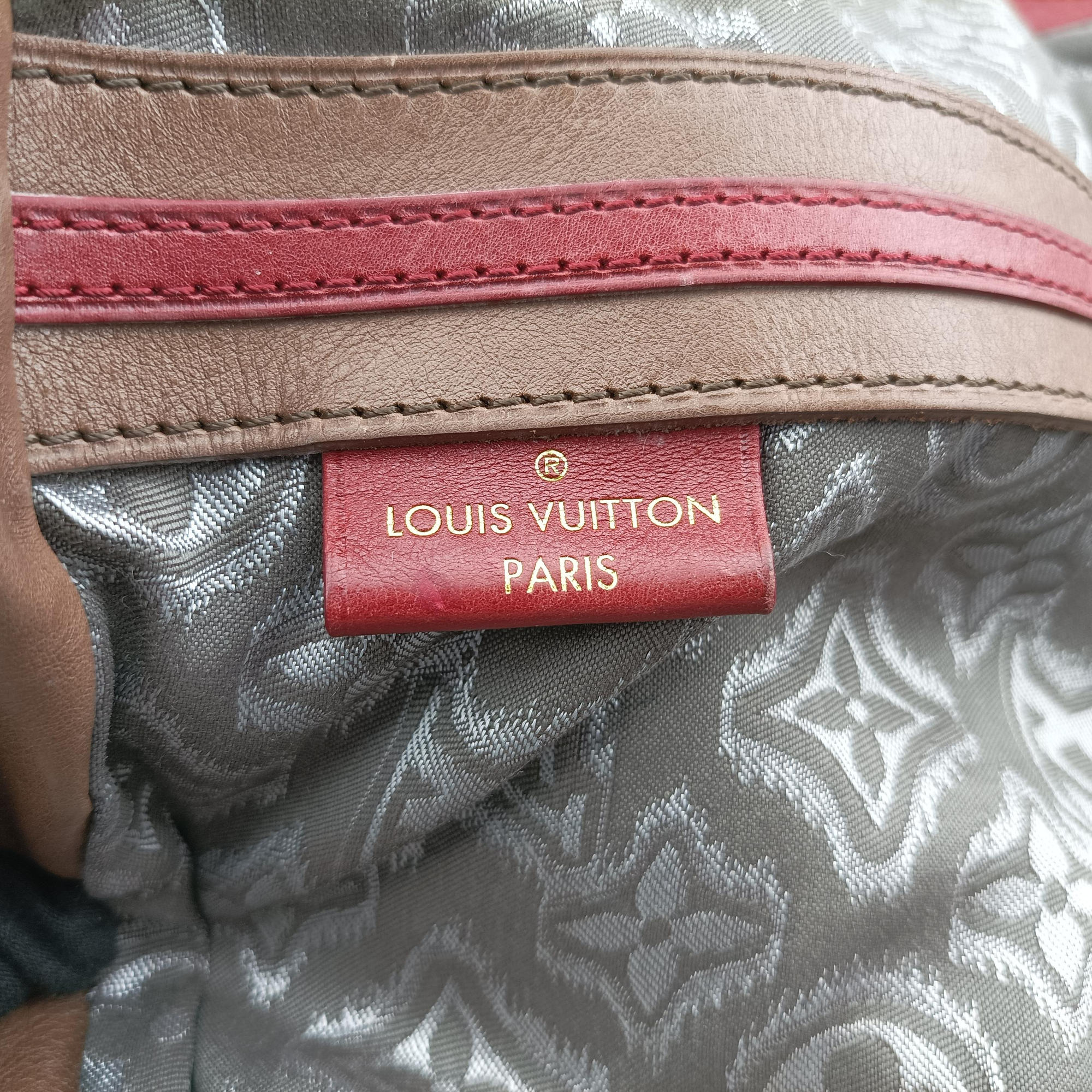 Pre-owned Louis Vuitton 2010 Collection Aviator Gray×Red×Brown Canvas ×Leather M40385 shoulderbag | stylenewstar