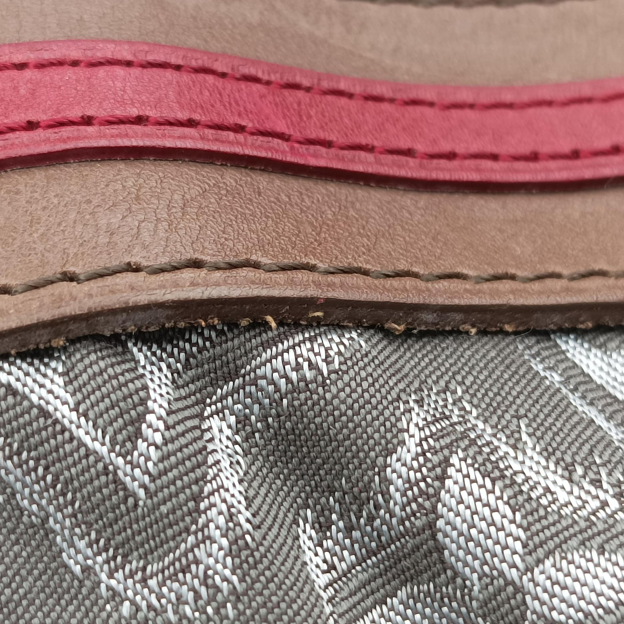 Pre-owned Louis Vuitton 2010 Collection Aviator Gray×Red×Brown Canvas ×Leather M40385 shoulderbag | stylenewstar