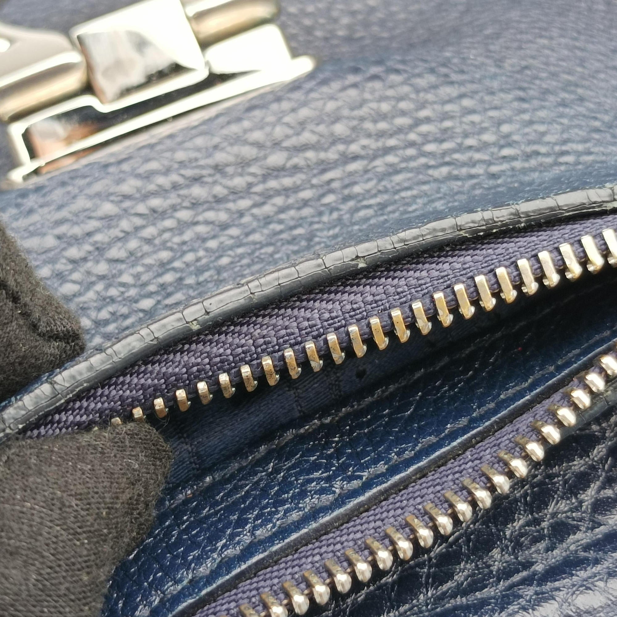 Pre-owned Ferragamo Fanisa hobo Blue leather  handbag | stylenewstar