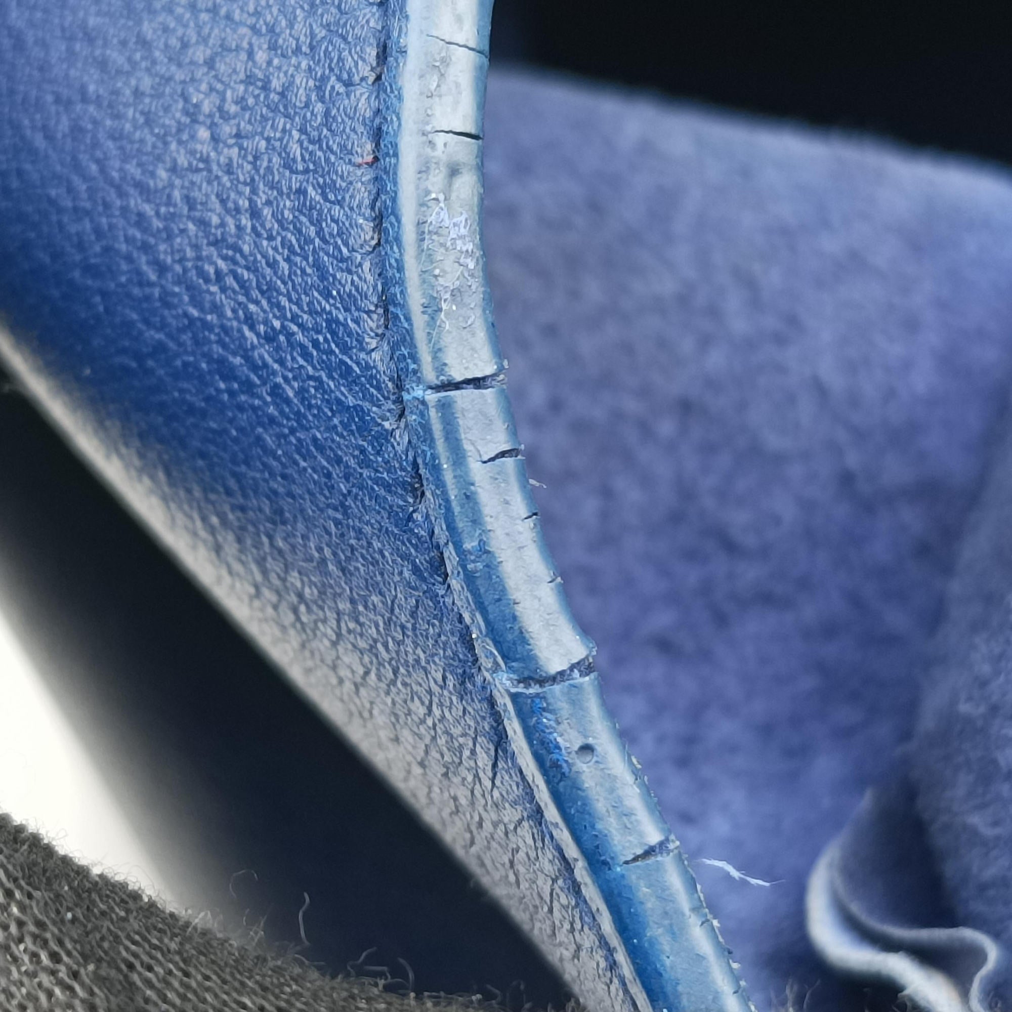Pre-owned Yves Saint Laurent Y Ligne Petit Cabas Blue Leather 311210 shoulderbag | stylenewstar