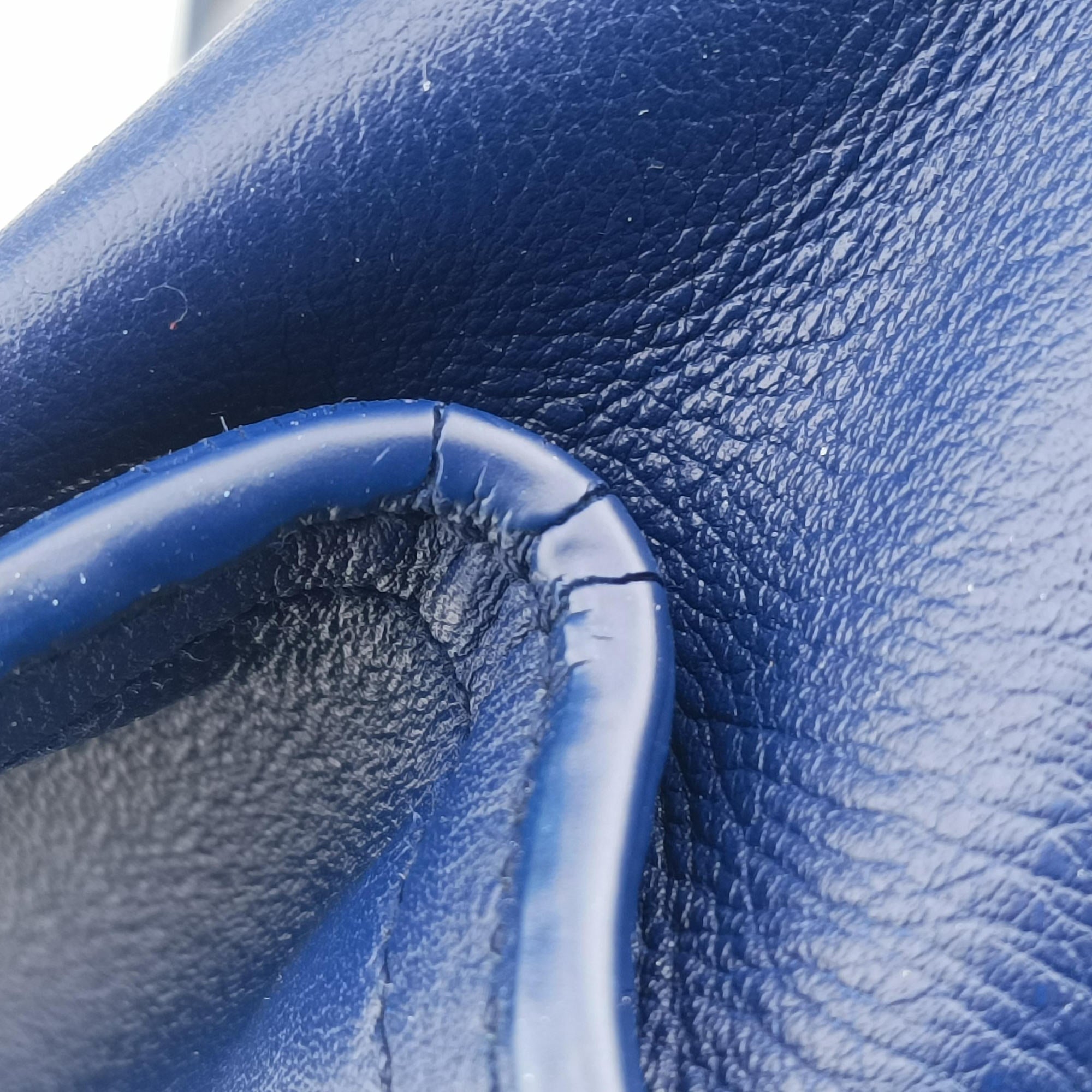 Pre-owned Yves Saint Laurent Y Ligne Petit Cabas Blue Leather 311210 shoulderbag | stylenewstar