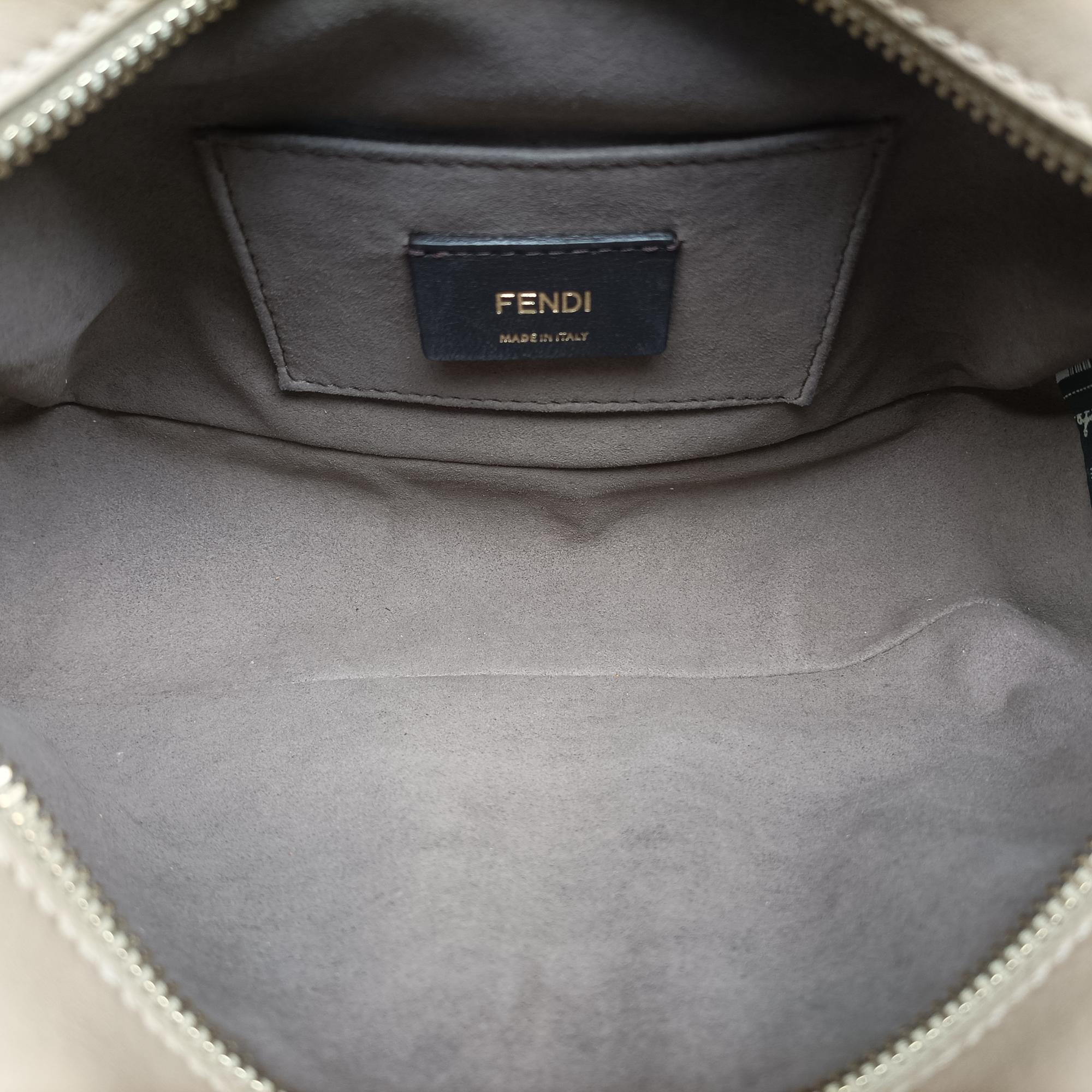 Pre-owned Fendi Cam Camera case Beige Leather 8BT287 shoulderbag | stylenewstar